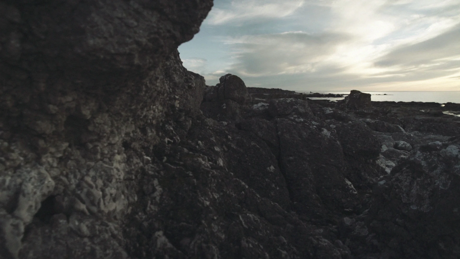 This short documentary was shot during director, Petter Ringbom’s residency at the Ingmar Bergman Estate. It serves as a research document for the fiction feature, Asunden .