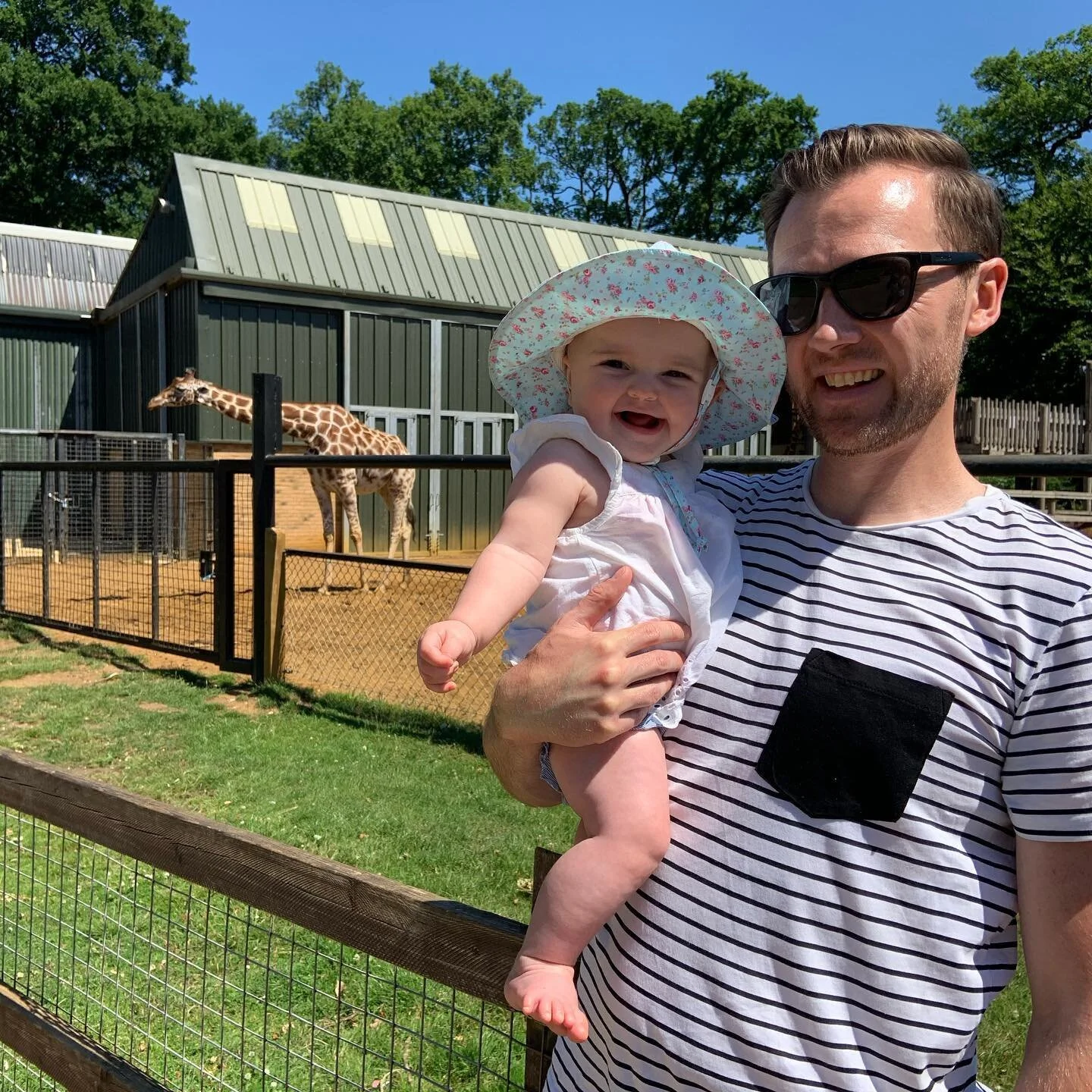 Great family day out at the zoo! 🦒 🦁 🐧 #Lions #Tigers #Penguins #chimpanzee #girraffe #zoo #whipsnadezoo