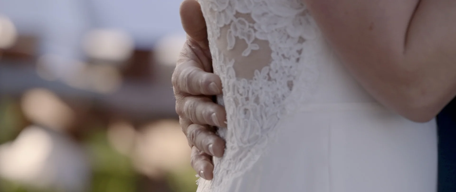 Lisa and Taylor-Oregon Wedding Video -13.jpg