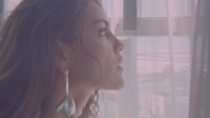 eiza2.gif