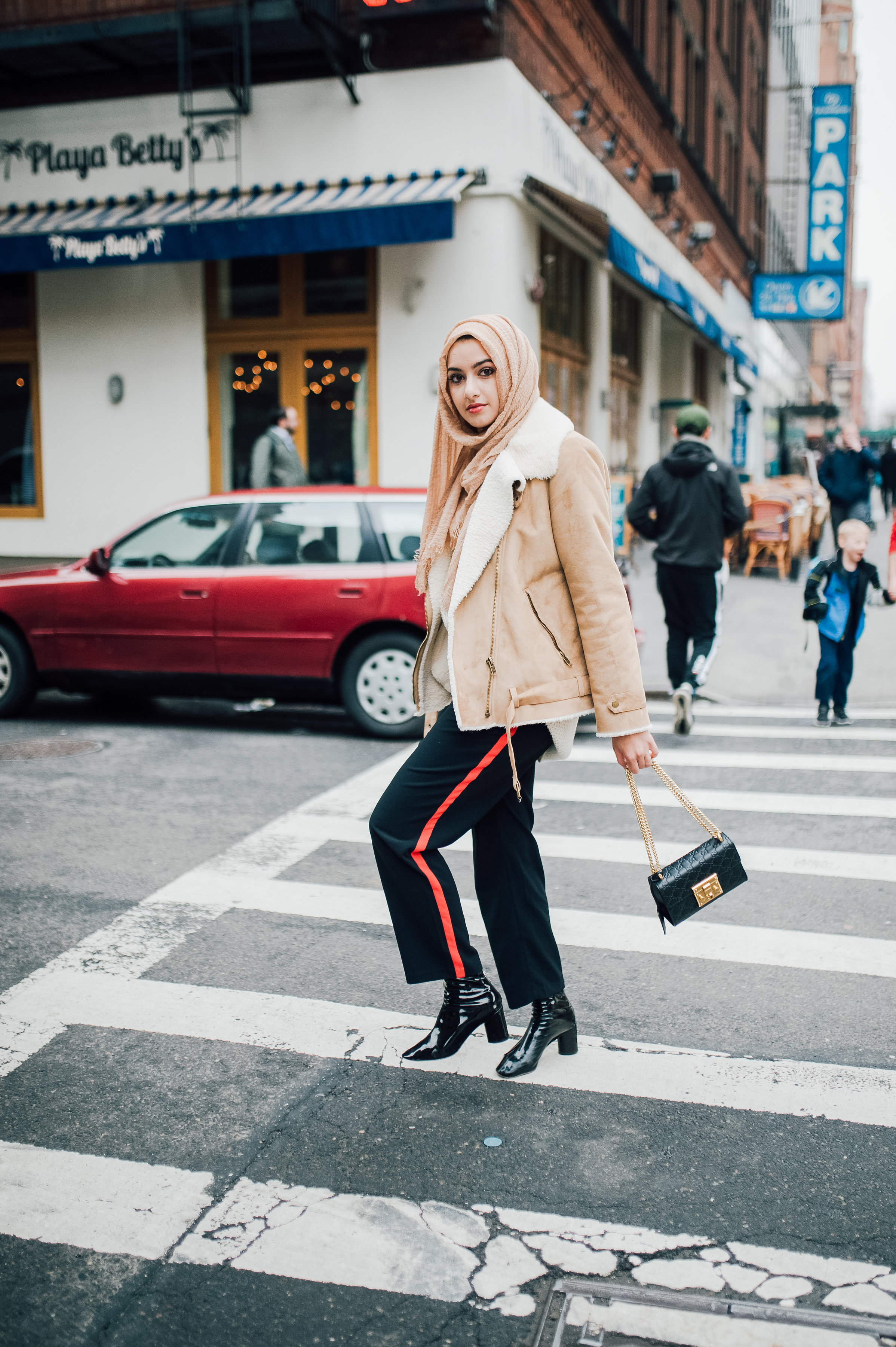 striped pant outfits