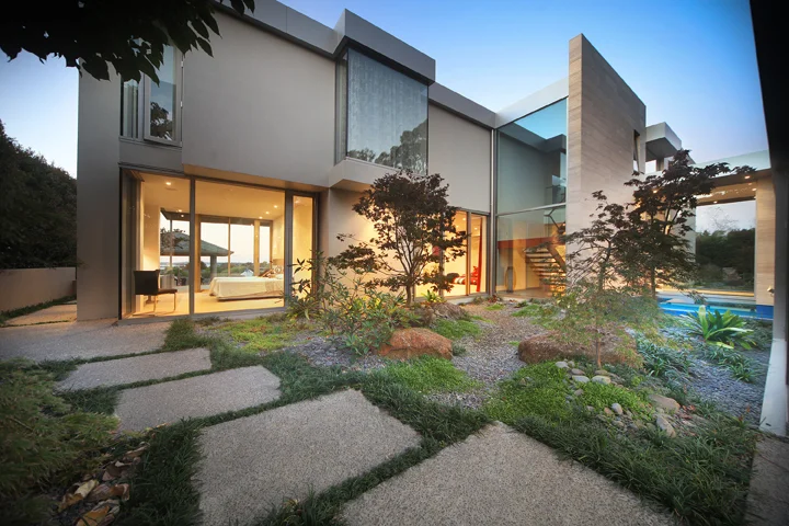 Sang Architects-FC-private family garden.jpg