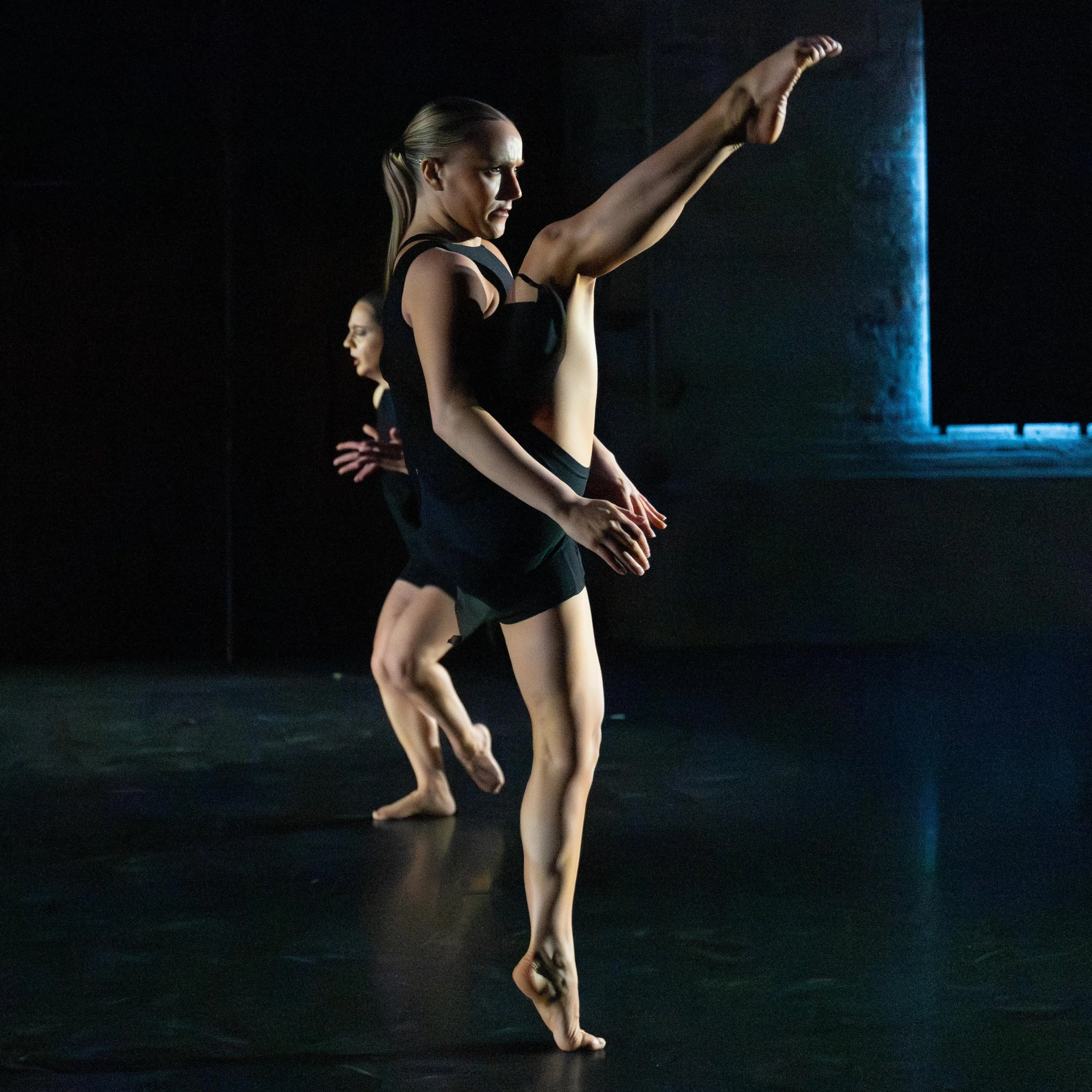 REMNANTS pt.2 🤍✨

📸 @heatherbarryimages 

Dancers ft: @anna.mele._ , Hannah Kieserman, @heatherr.marie @gigilyn5 

#dancephotooftheday #dancephotography #projectmoshen #dance