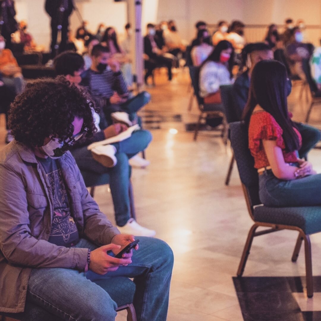 RED Presencial 🔥 Ma&ntilde;ana tenemos una cita a las 7 pm 🗣 Los buenos amigos invitan a su corillo a RED #justsayin #ministeriored