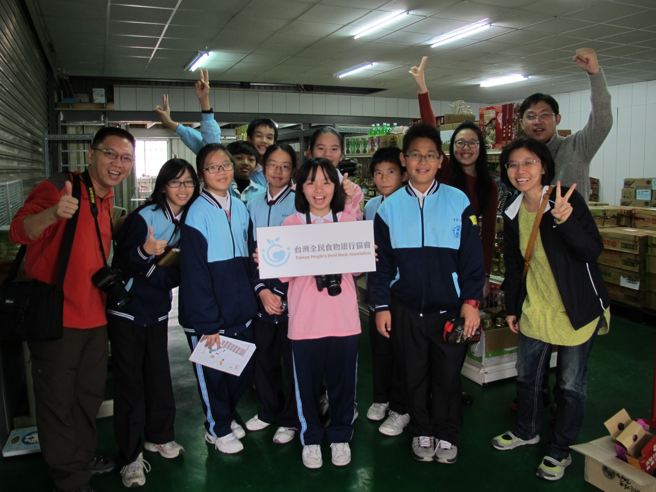 本週新鮮事-崇倫國中(崇心擁抱分享愛)