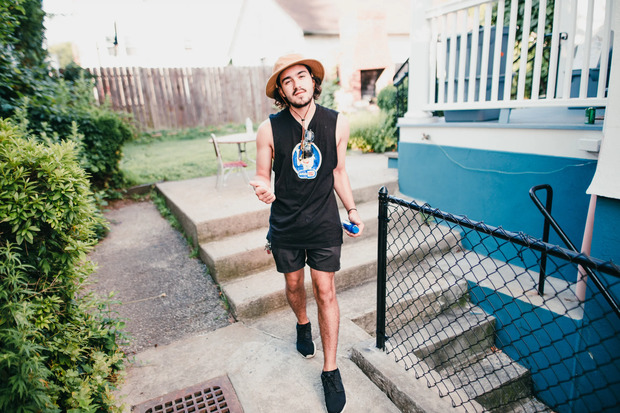 Paulie of Daisychain leaving his house that morning.