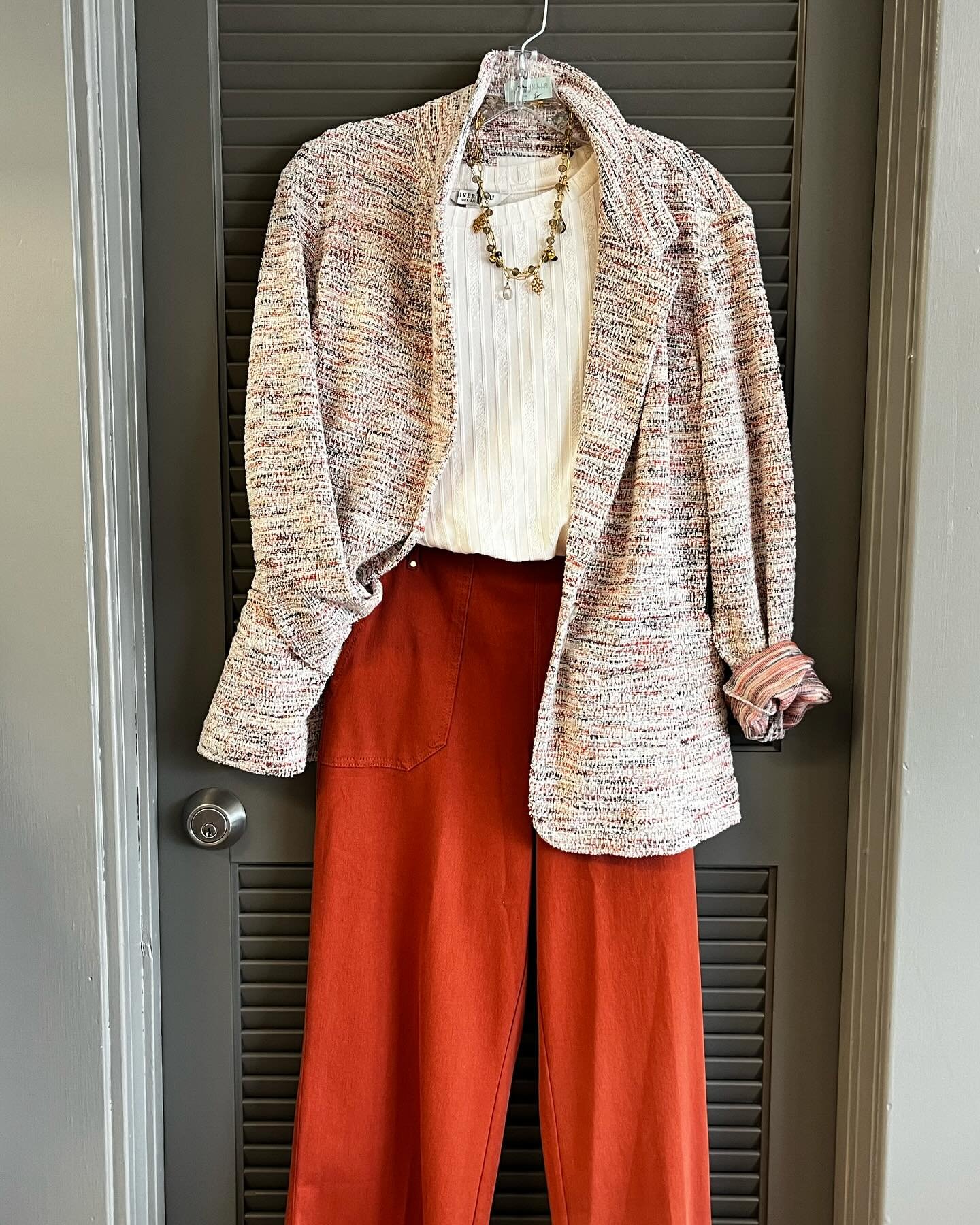 Orange and pink are fun colors for the spring season: intense and captivating shades that will add a touch of liveliness and elegance to your wardrobe. #terianns #livelovemov #visitmariettaohio #ohiotheheartofitall #mymarietta