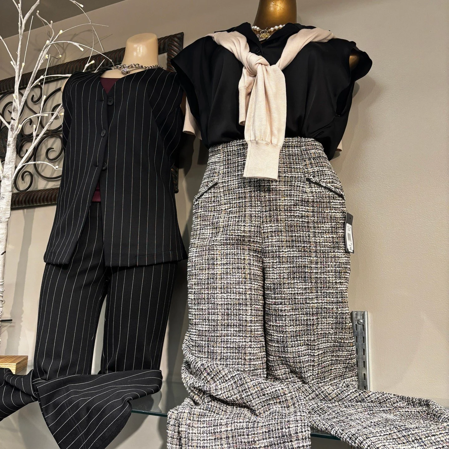 Warm outside, cozy inside 🧥 Come see the fall finds we&rsquo;re already loving at Teri Ann&rsquo;s.