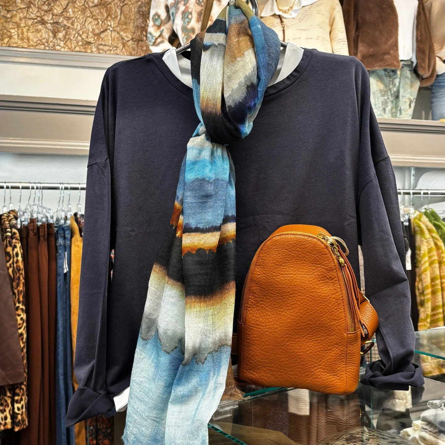 Feeling blue, in the best way. 💙

#terianns #thinkfashion #livelovemov #ohiotheheartofitall #visitmariettaohio #mymarietta