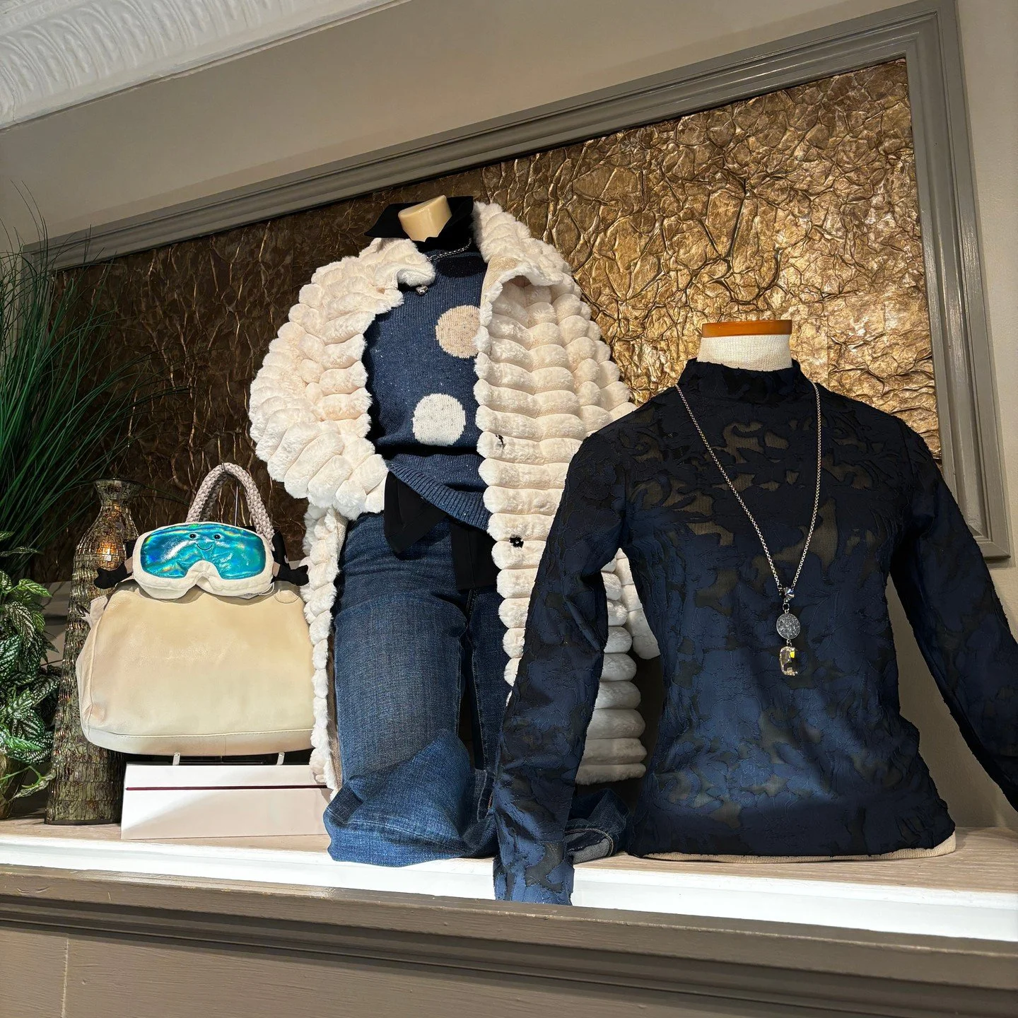 Visit us to discover cozy looks that feel polished and made for you 🌟

#terianns #thinkfashion #livelovemov #ohiotheheartofitall #visitmariettaohio #mymarietta