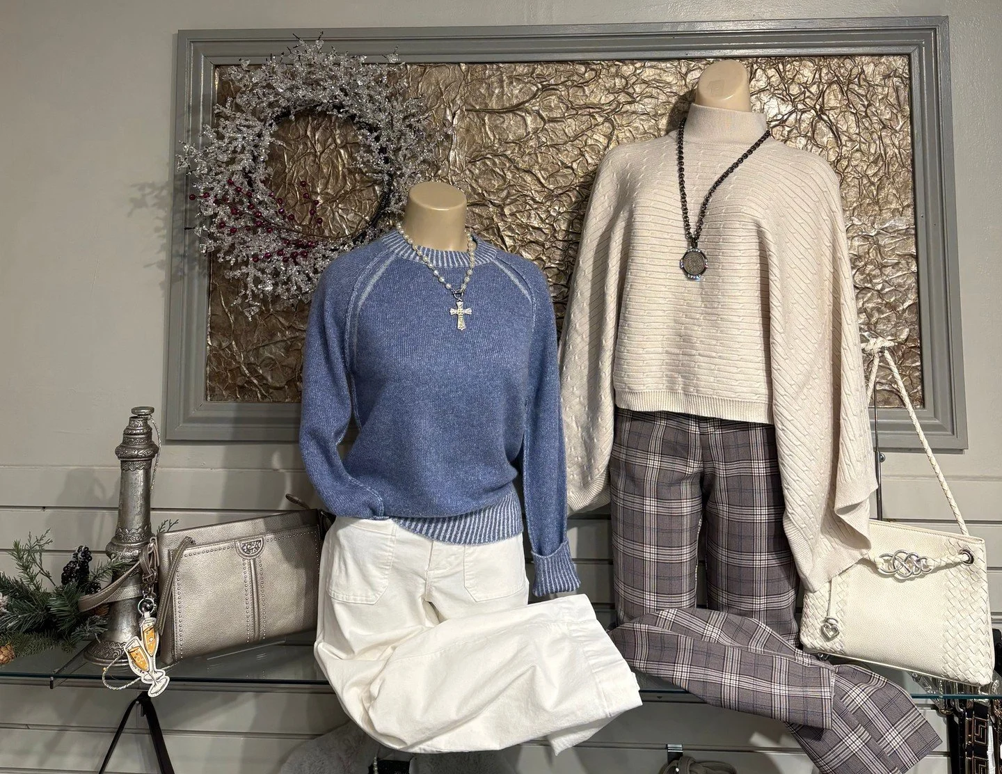 A pop of blue to brighten your fall closet 💙
Perfect for pairing, layering, and loving all season long.

#terianns #thinkfashion #livelovemov #ohiotheheartofitall #visitmariettaohio #mymarietta