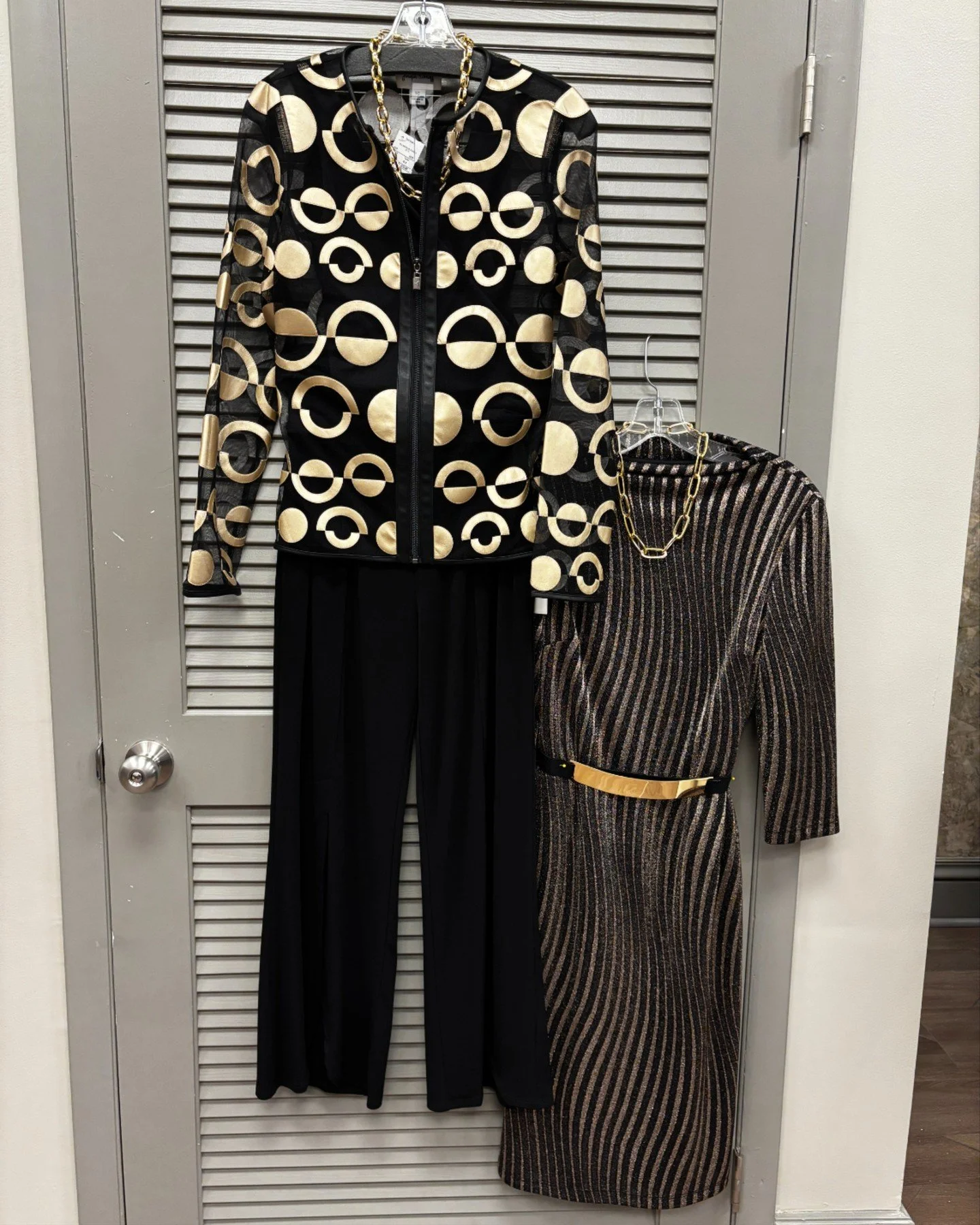 A touch of shimmer for the season ✨
Dress up your wardrobe with pieces that shine just right.

#terianns #thinkfashion #livelovemov #ohiotheheartofitall #visitmariettaohio #mymarietta