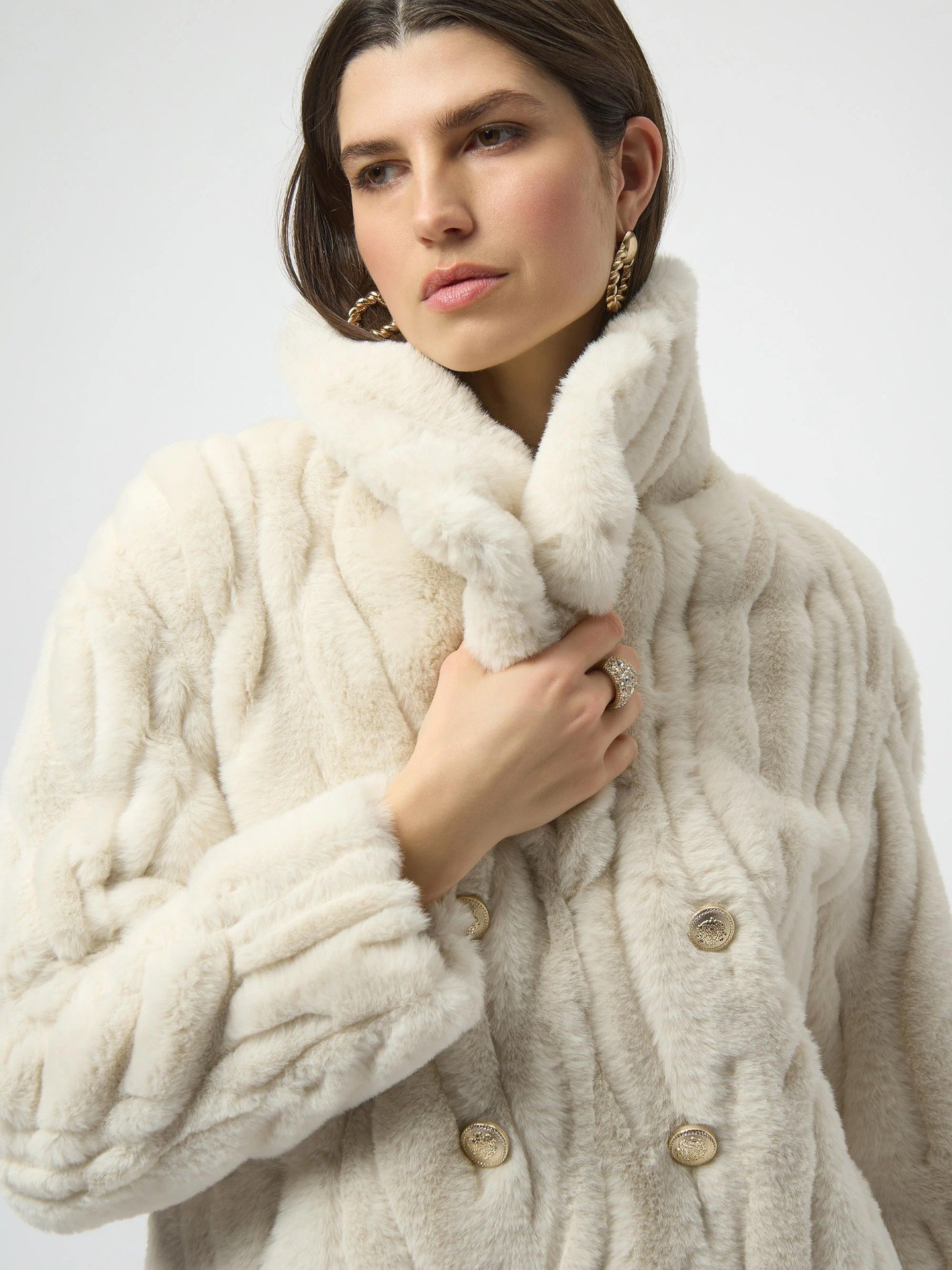 50% off WINTER Merchandise 10-6 TODAY and 10-5 TOMORROW!
Hurry in and indulge in the season's most coveted looks before they melt away. ❄️✨ 

#WinterSale #terianns #livelovemov #mymarietta #visitmariettaohio #thinkfashion