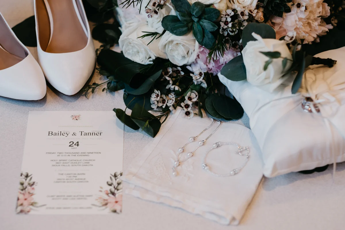Sioux Falls SD Wedding Photographer | Do I need a wedding website?