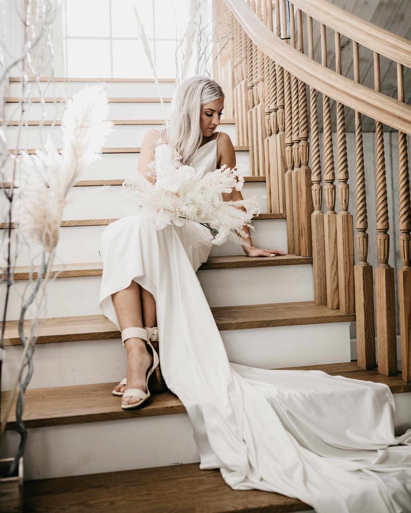 Well this was fun 😍 

Thanks for everyone for being apart of this shoot! 🥳🥰

Models: @tayjstanley @bstan4 
Hair @boymama3_ 
Makeup: @krushbeauty 
Venue: @laurelridgebarn
Floral: @oliveandgrace.co 
Dress: @marieandmariebridal

 #weddingphotographer