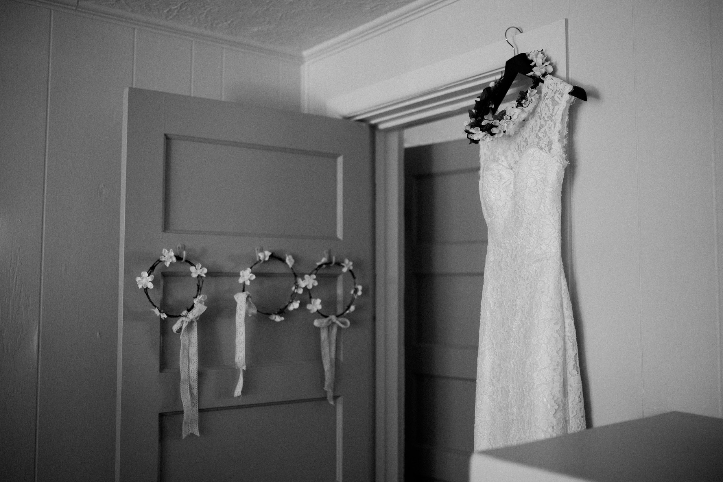 Alaina+Eb-gettingreadyA-19.jpg
