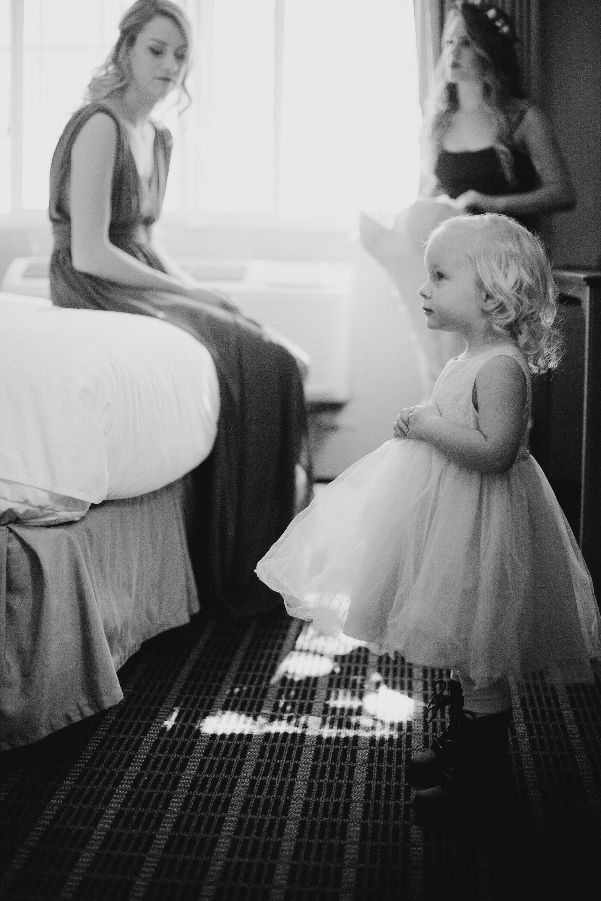 Therese+Alex-gettingreadyT-74.jpg