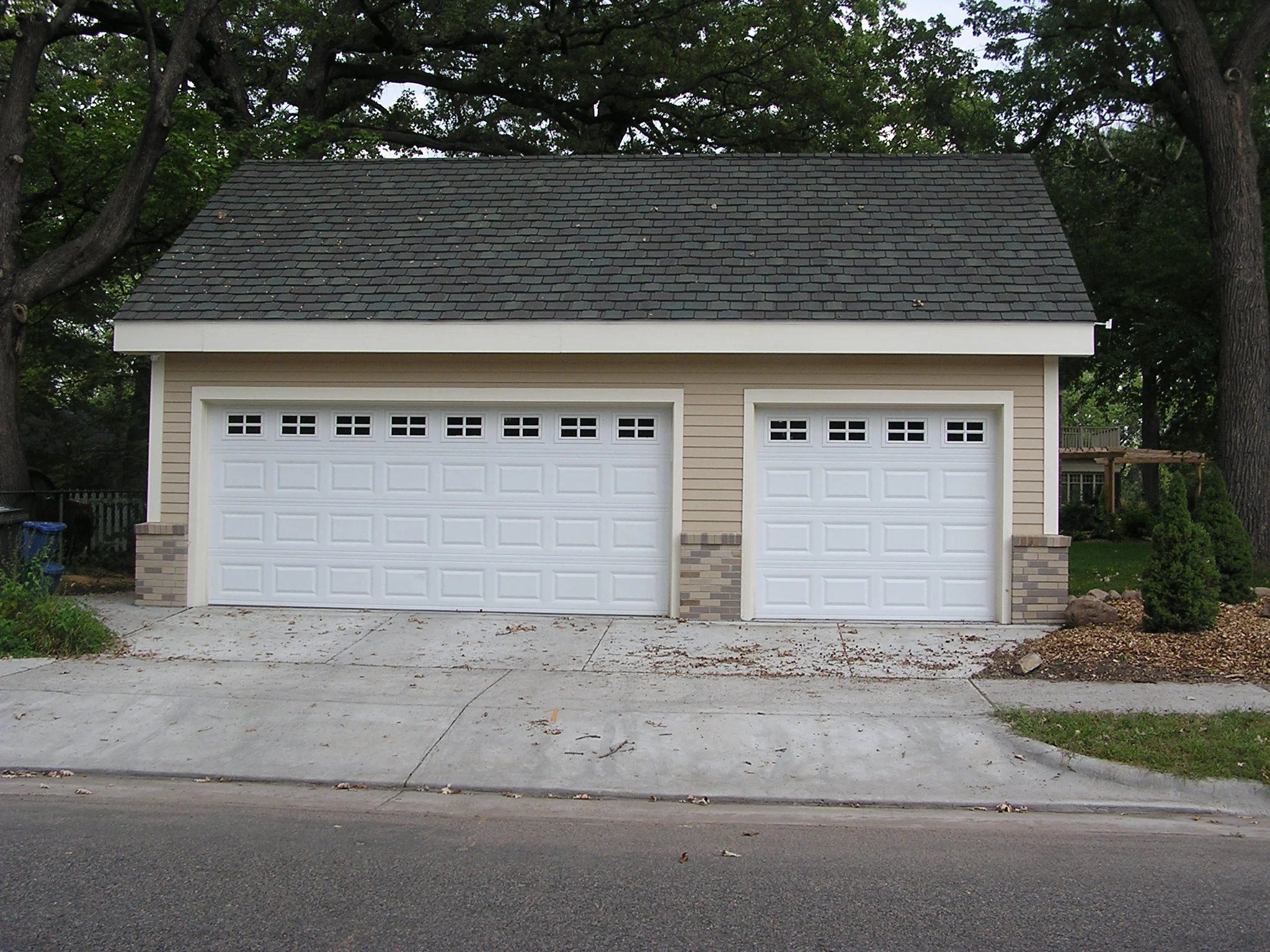 Reversed Gable 3 Car Garage
