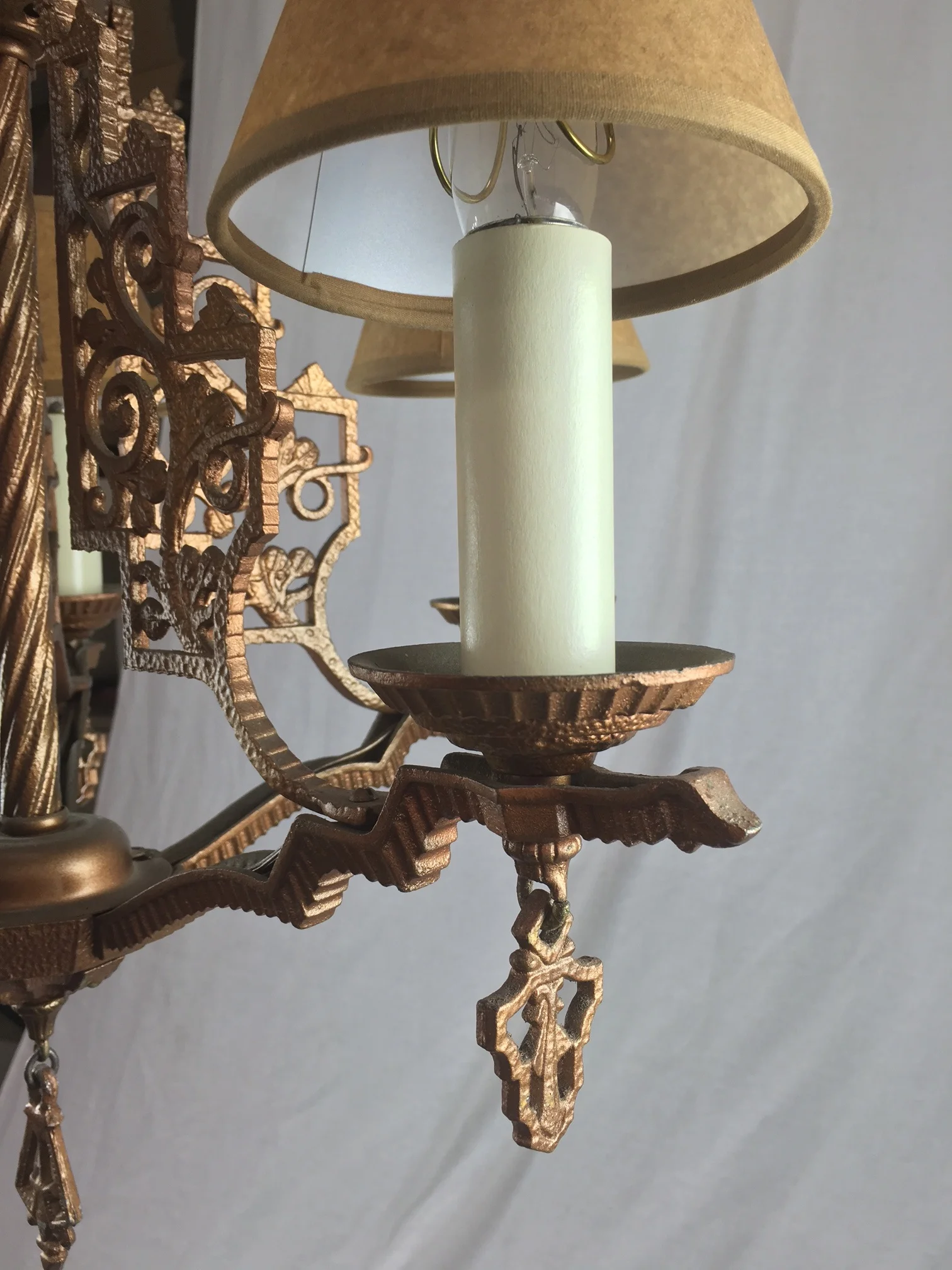 deco chandelier 3.jpg
