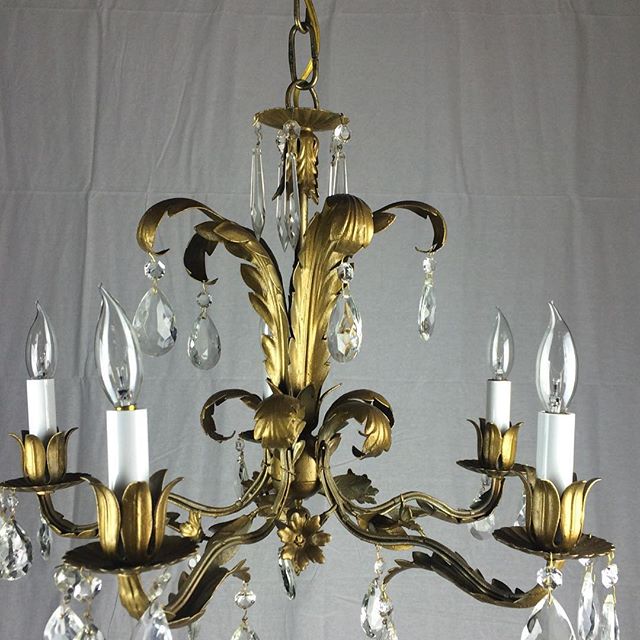 Mid Century Italian Chandelier  #crystalchandelier #midcenturychandelier #oldlightfixture #vintage #vintagelight #midcenturylights #