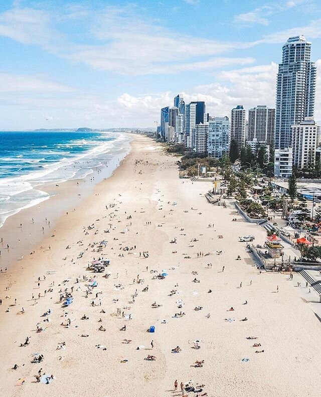 First day of Autumn looked a little like this ☀️🍂 #ilovegoldcoast 📸 @mel.k.campbell