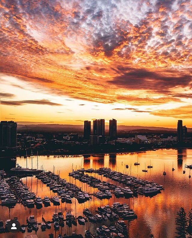 Goodnight Gold Coast 🌙 What a gorgeous warm weekend we had with some beautiful sunsets. Hope all the mums had a wonderful day ✨ #ilovegoldcoast @akheelmavjee