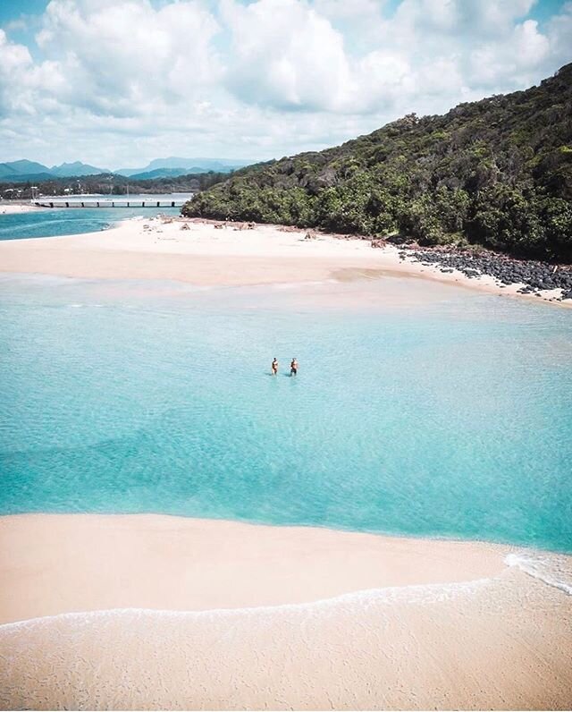 Tallebudgera Creek for two please 🙋🏻&zwj;♀️🌿 Lucky for us no matter what time of year it is, the water is always warm enough for us to enjoy a cheeky swim 🤗🙌🏼 #ilovegoldcoast  @tellustotravel