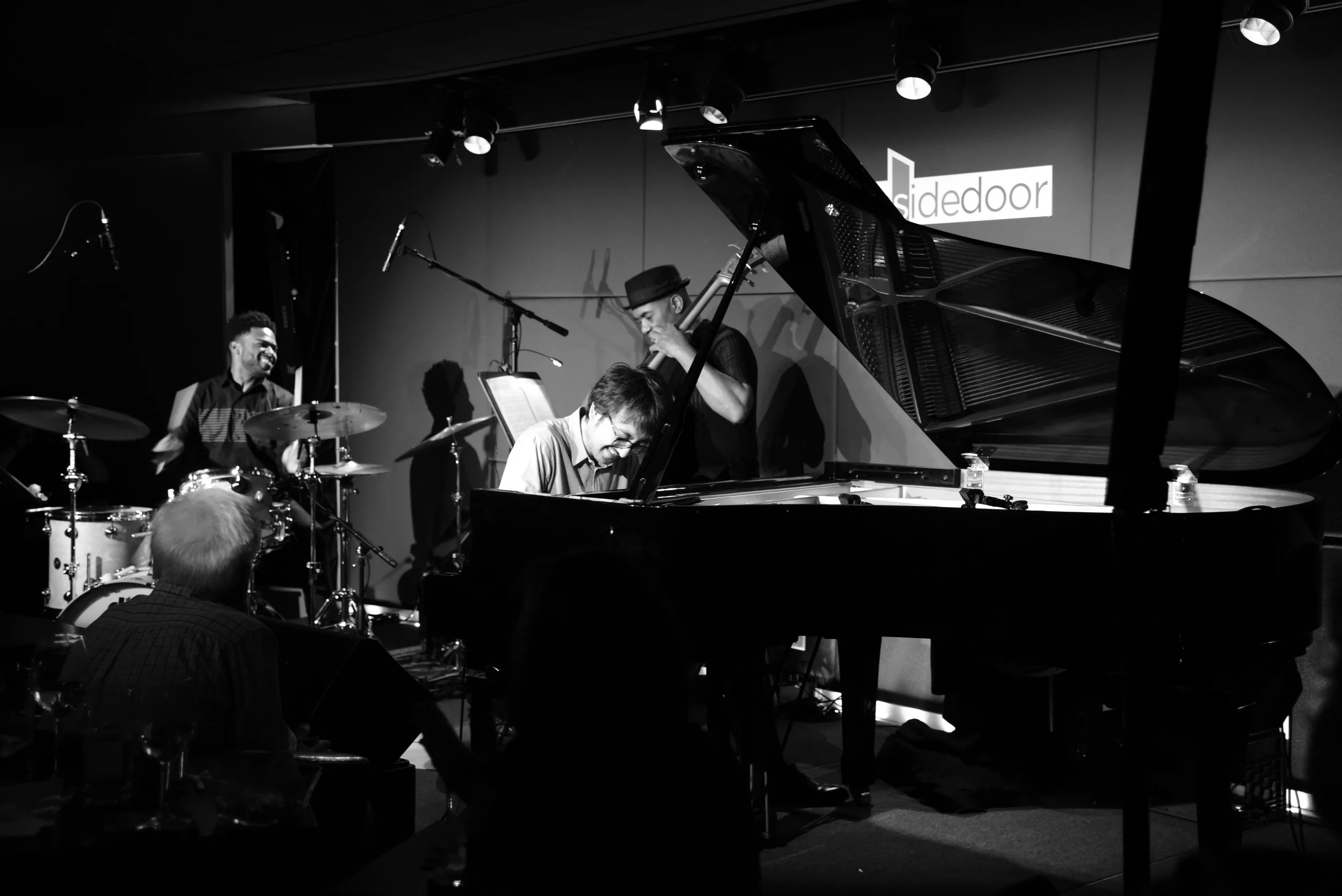Tadataka Unno Trio -Essiet Okon Essiet (bass) Jonathan Barber (drums) at the side door 7.9.2016
