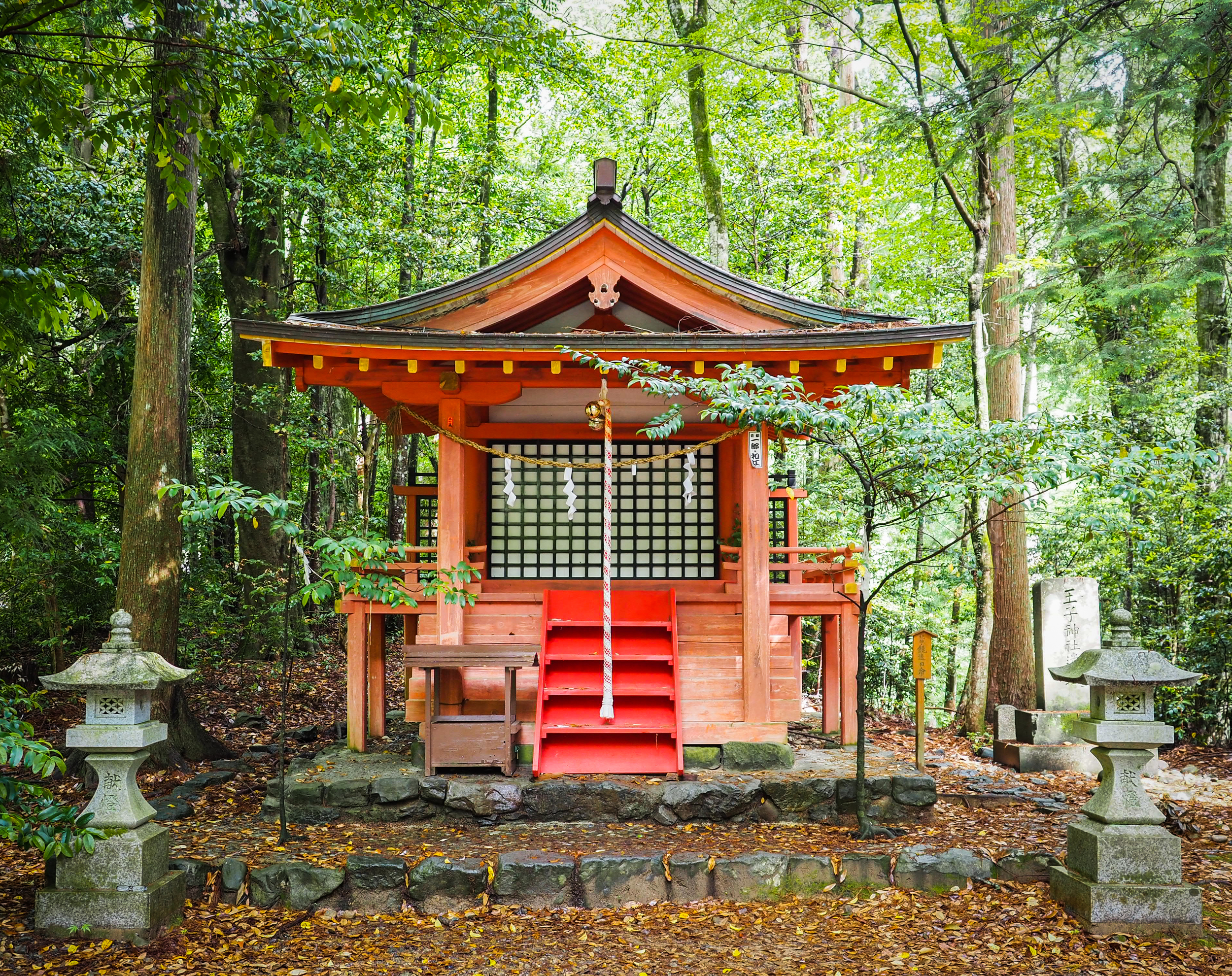 A small shrine along the way