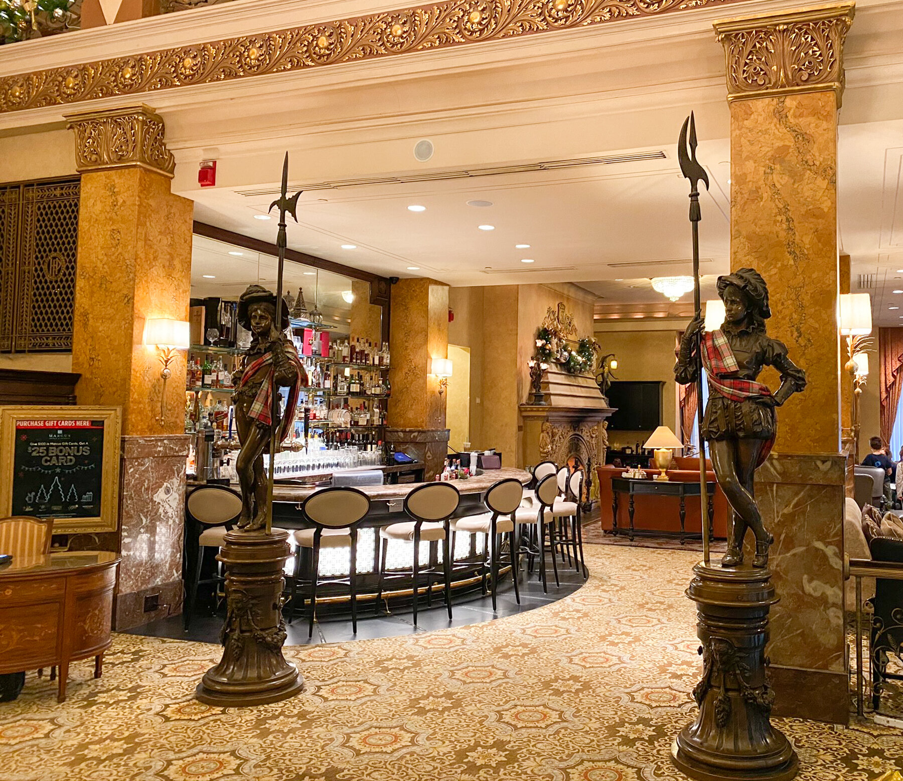 Lobby Bar in Pfister Hotel