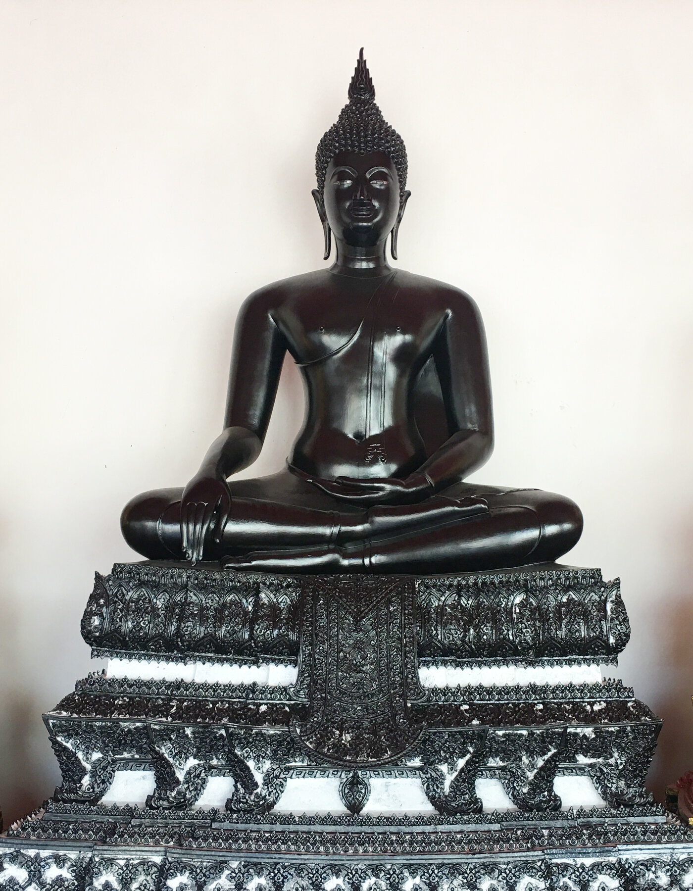 Wat Pho-seated Buddha