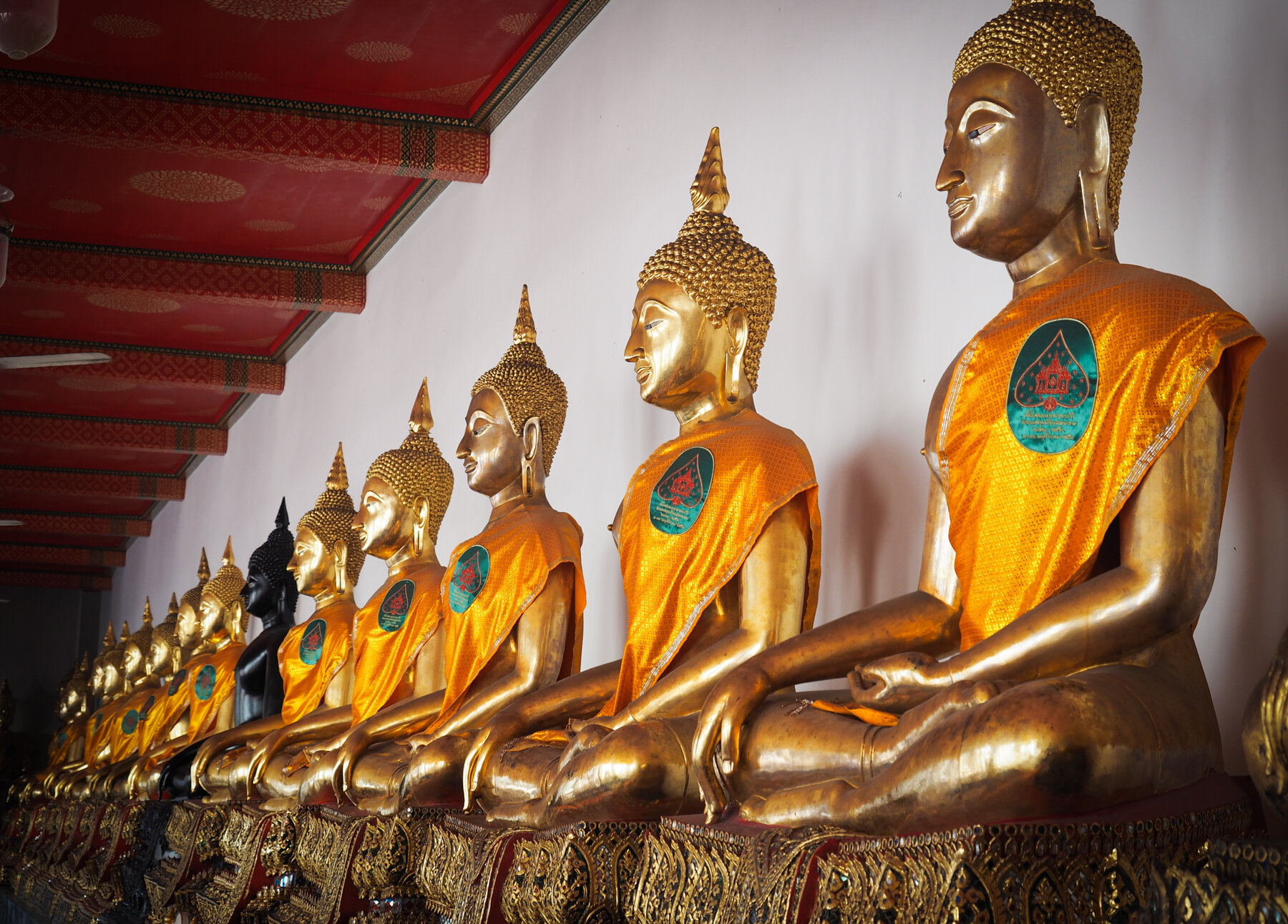 Wat Pho-seated Buddhas