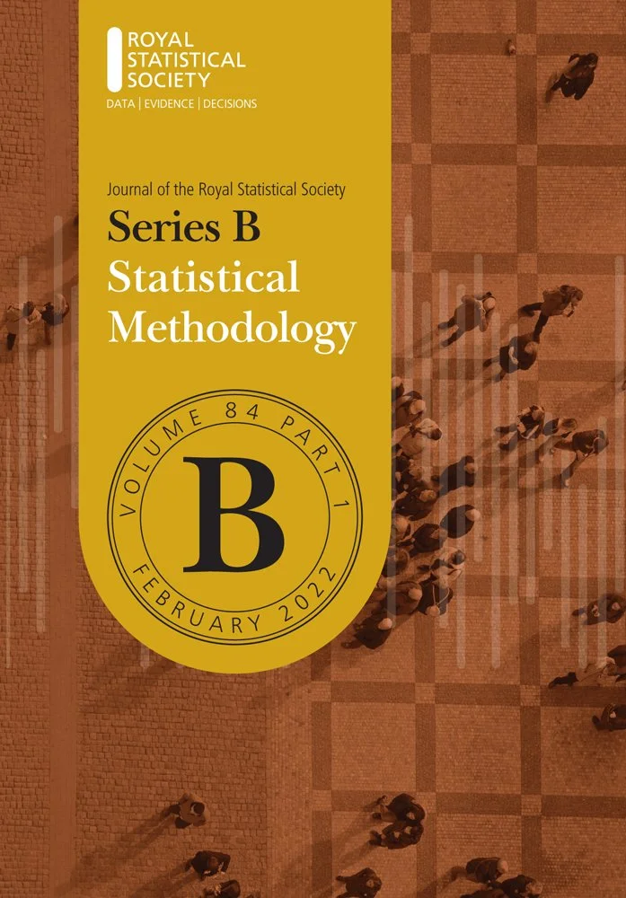 Robust Generalised Bayesian Inference for Intractable Likelihoods