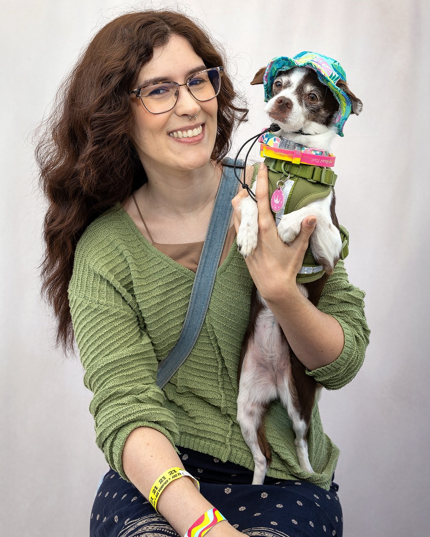 Thank you to everyone who stopped by my booth at @buttehumane Woofstock 🐾
I loved meeting you and your dogs and getting to capture a small piece of your connection. So many wagging tails and sweet faces! To everyone who sat for me- your galleries ha