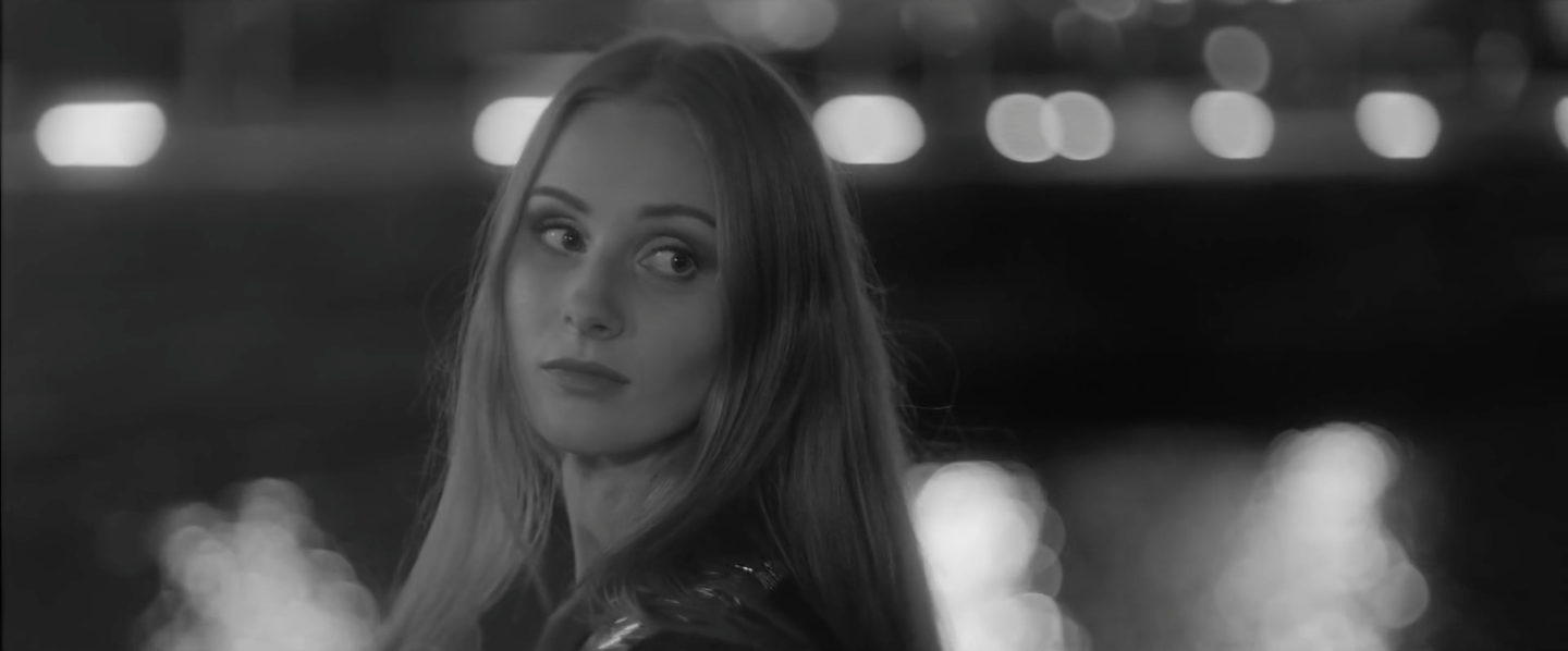 Vera Blue 'Settle'