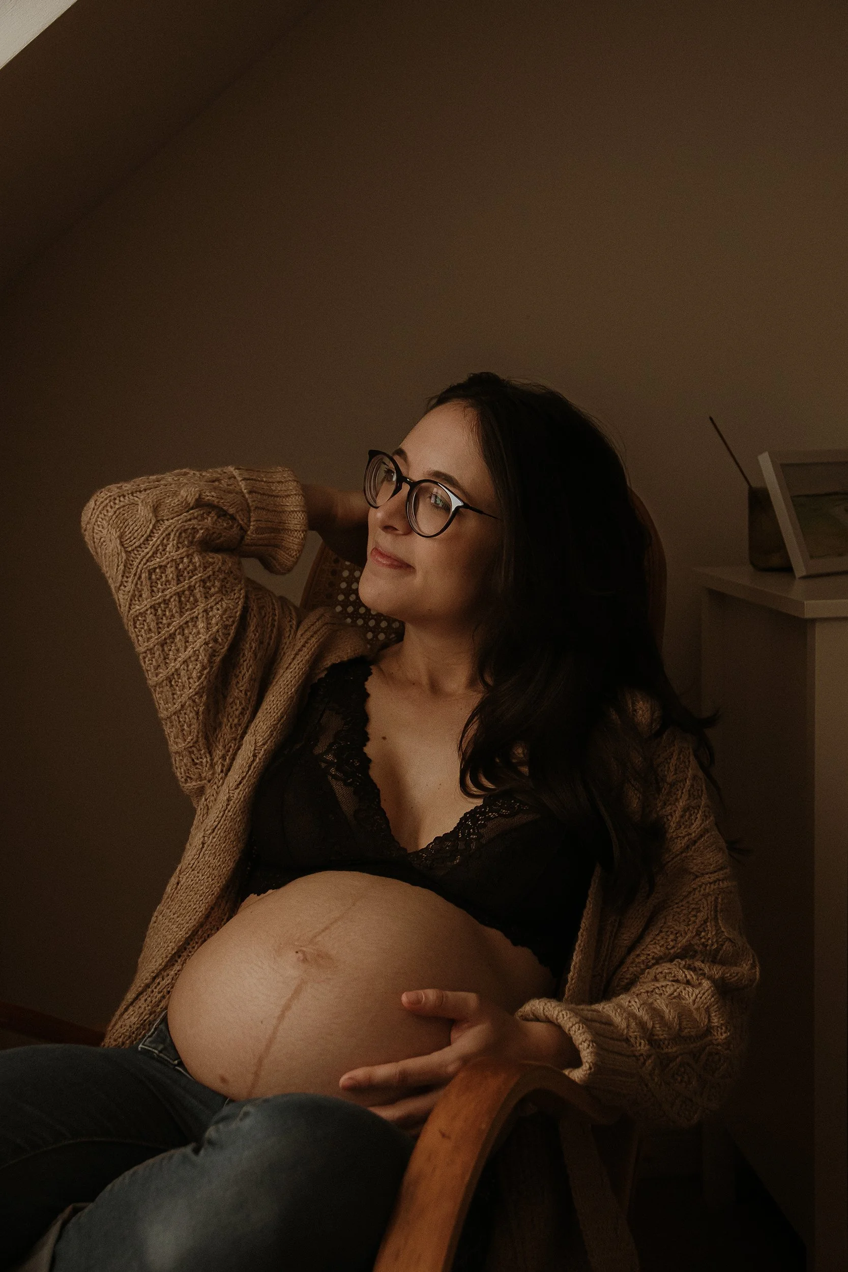theUNTOLDphoto worcestershire in-home maternity photographer