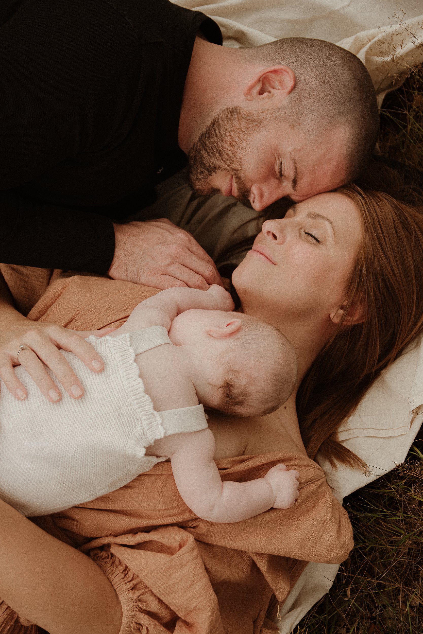 theuntoldphoto worcestershire outdoor forest newborn family lifestyle photography session
