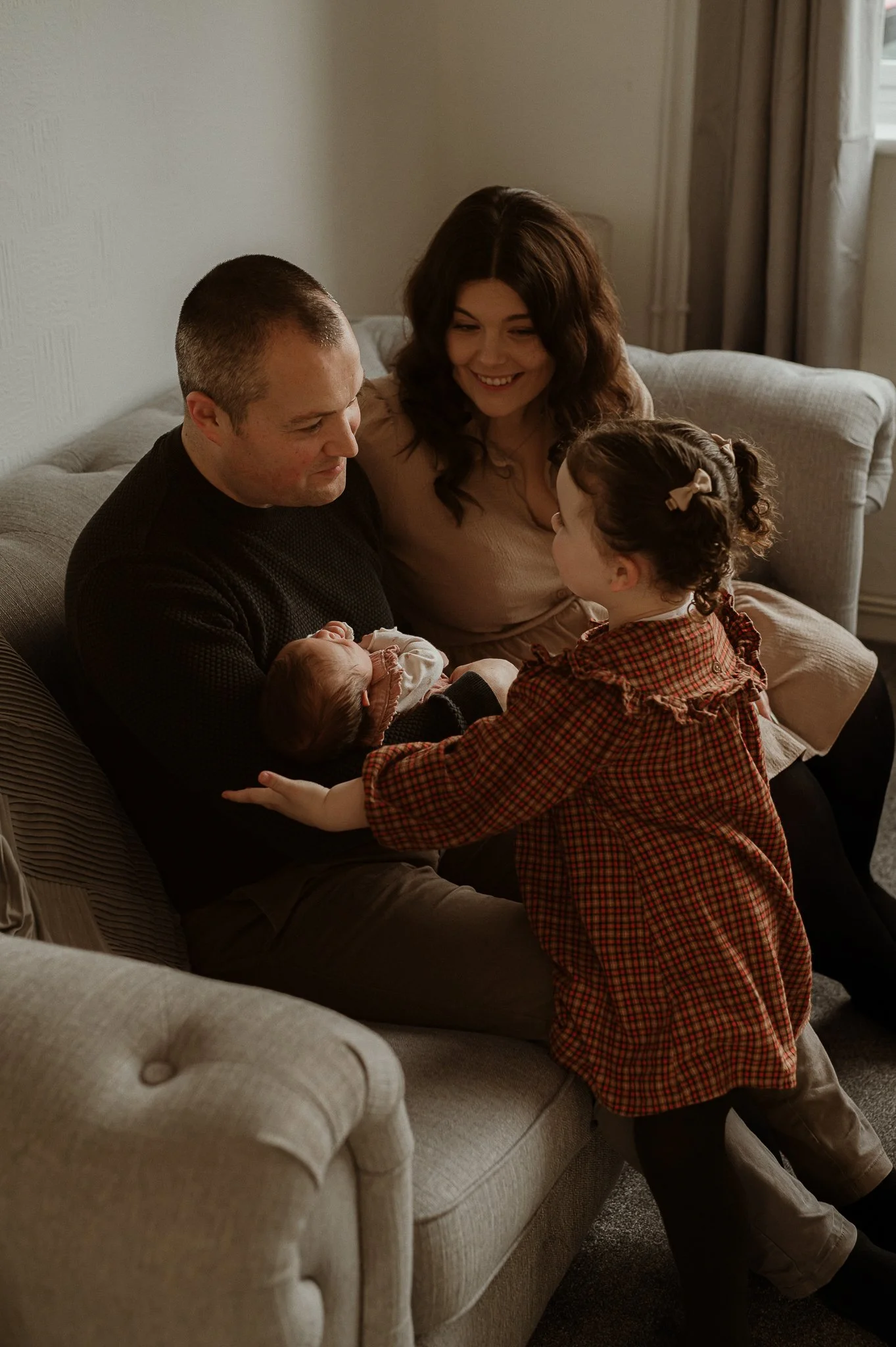 theUNTOLDphoto worcestershire in-home newborn family photographer
