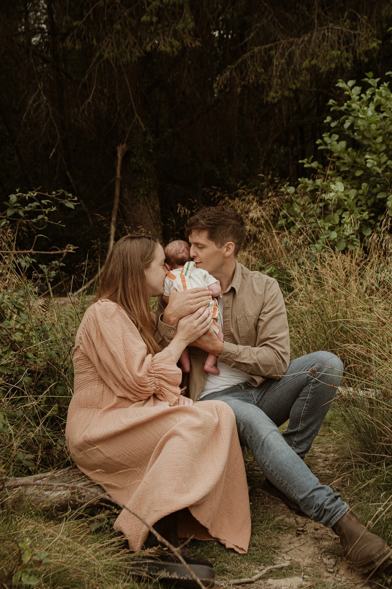 theUNTOLDphoto worcestershire outdoor newborn photographer