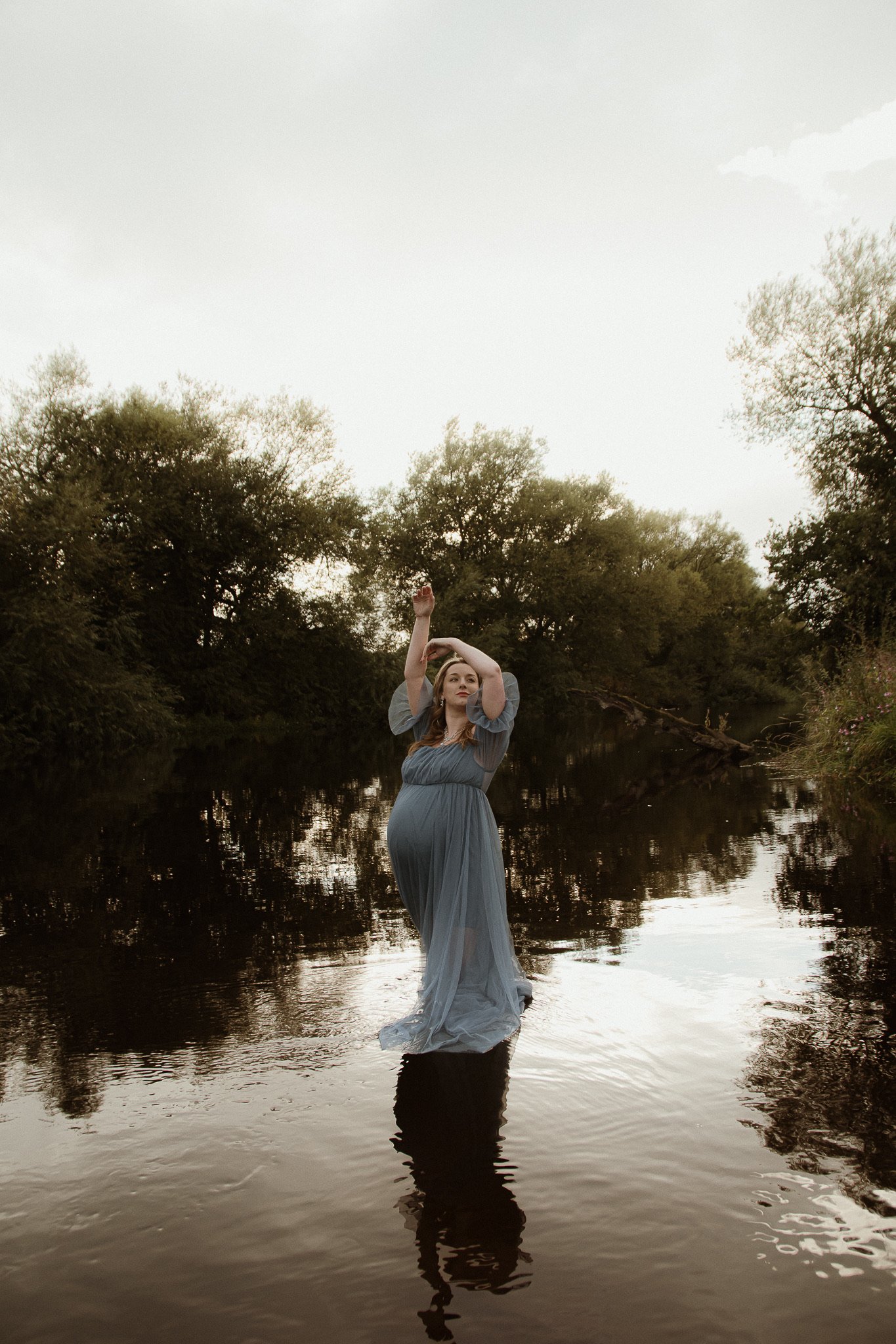 theUNTOLDphoto worcestershire outdoor maternity photography session