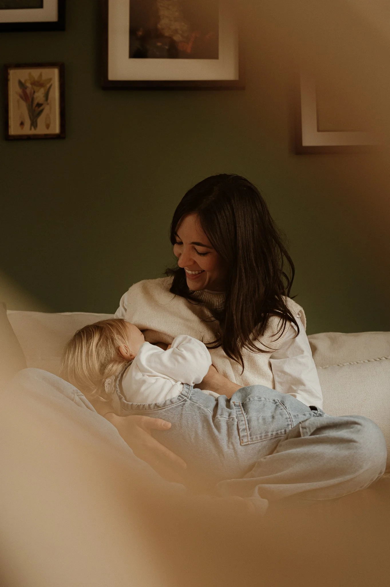 theUNTOLDphoto worcestershire in-home motherhood family photographer