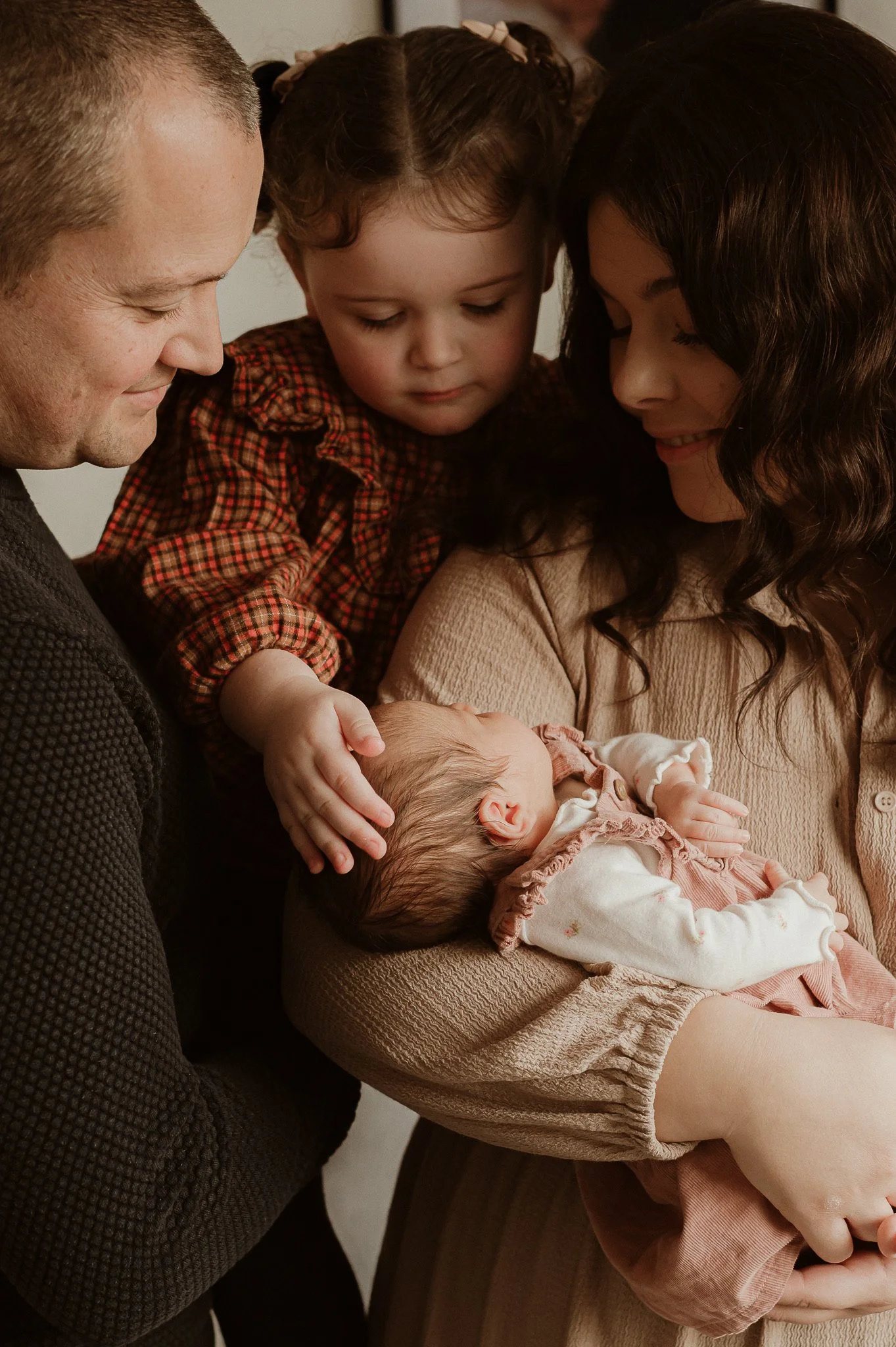 theUNTOLDphoto worcestershire in-home newborn family photographer