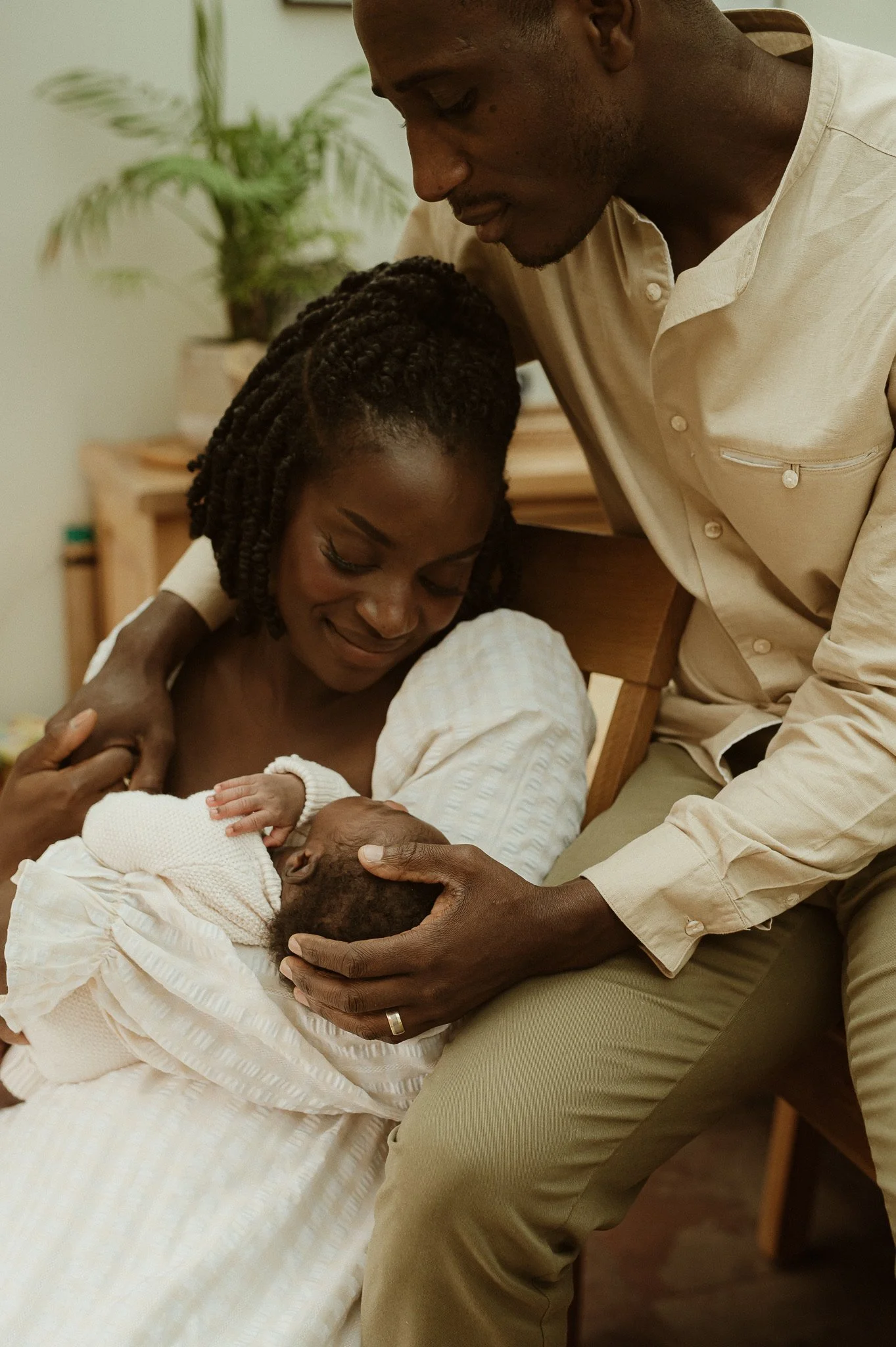 theUNTOLDphoto worcestershire in-home newborn family photographer