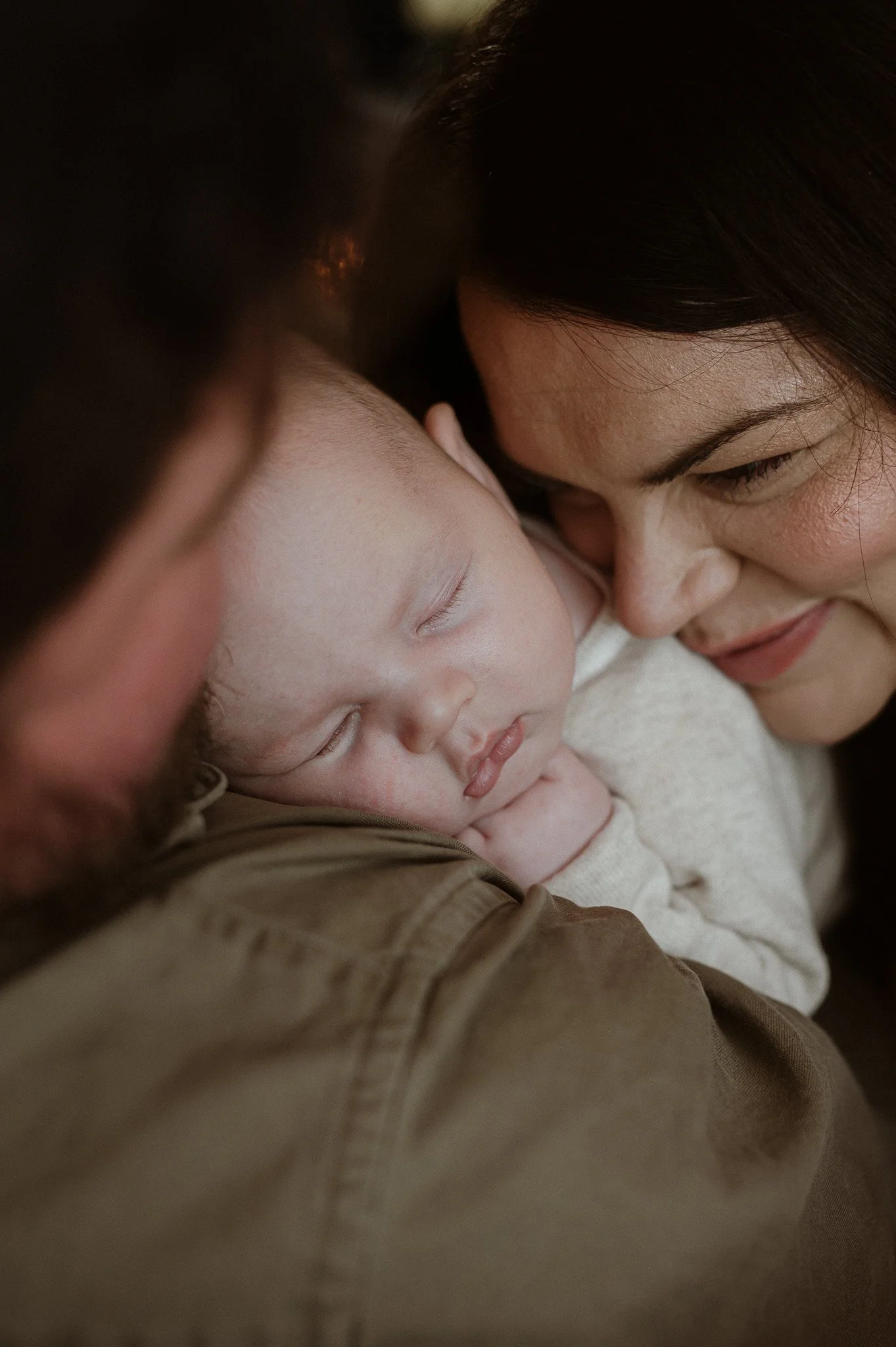 theUNTOLDphoto worcestershire in-home newborn family photographer