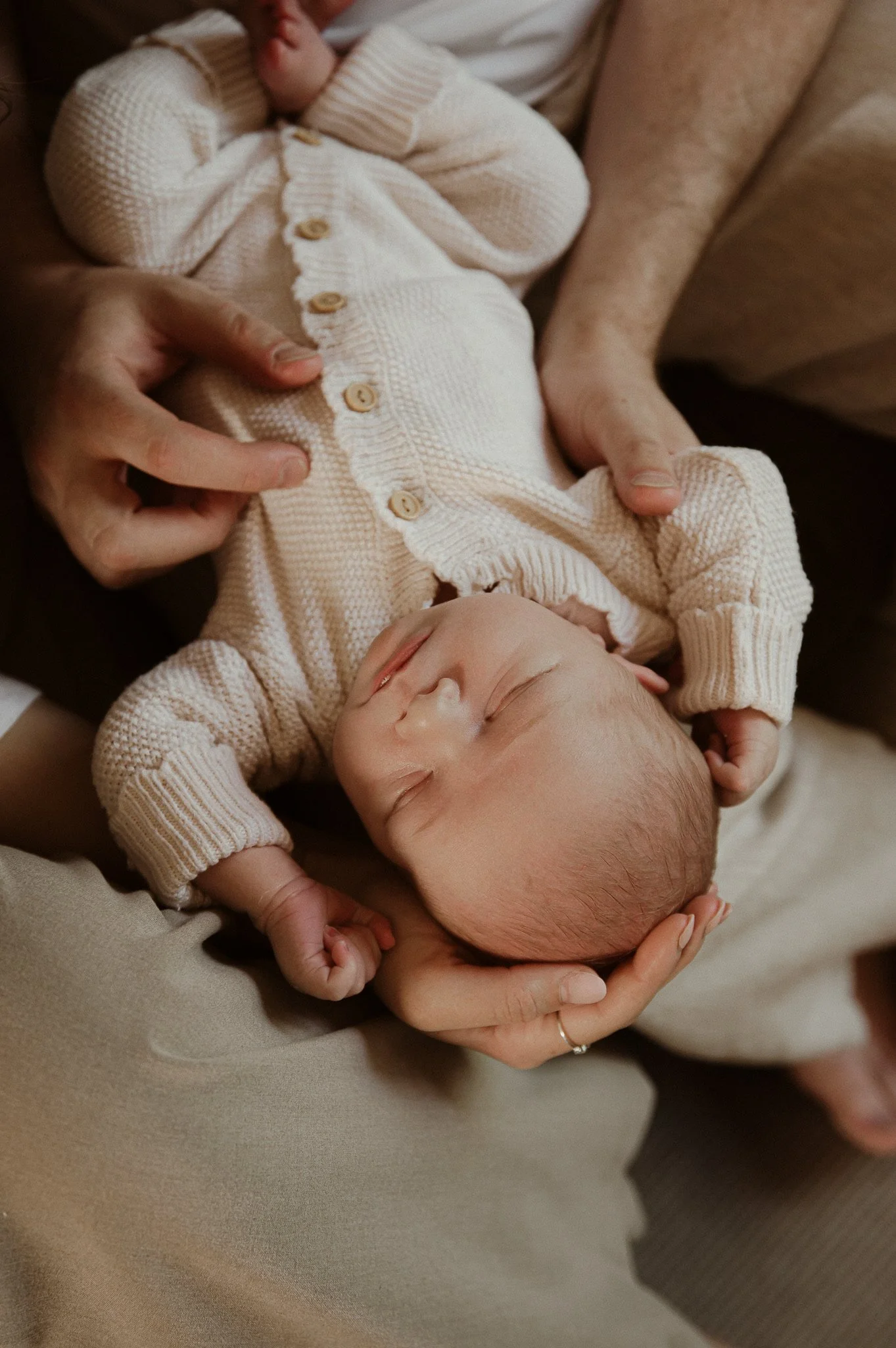 theUNTOLDphoto worcestershire in-home newborn family photographer