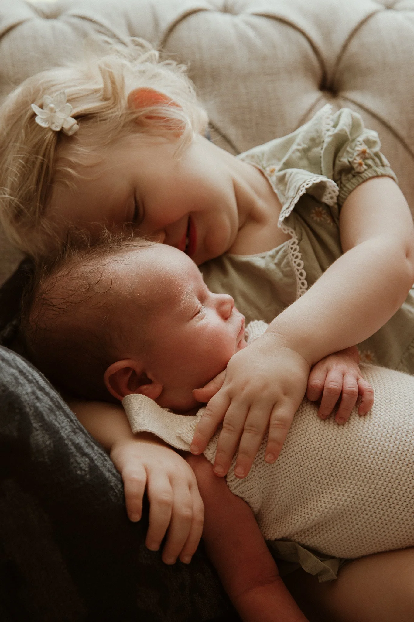 theUNTOLDphoto worcestershire in-home newborn family photographer