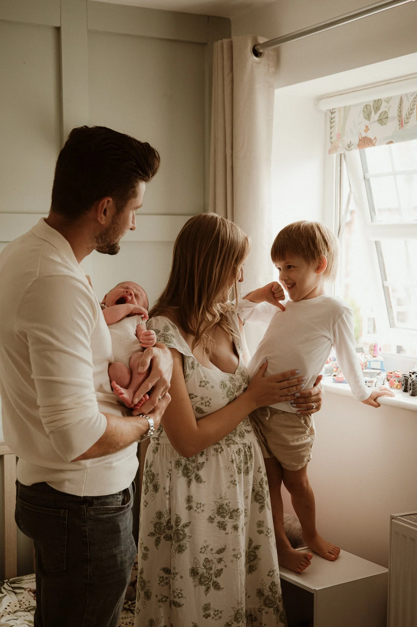 theUNTOLDphoto worcestershire in-home newborn family photographer