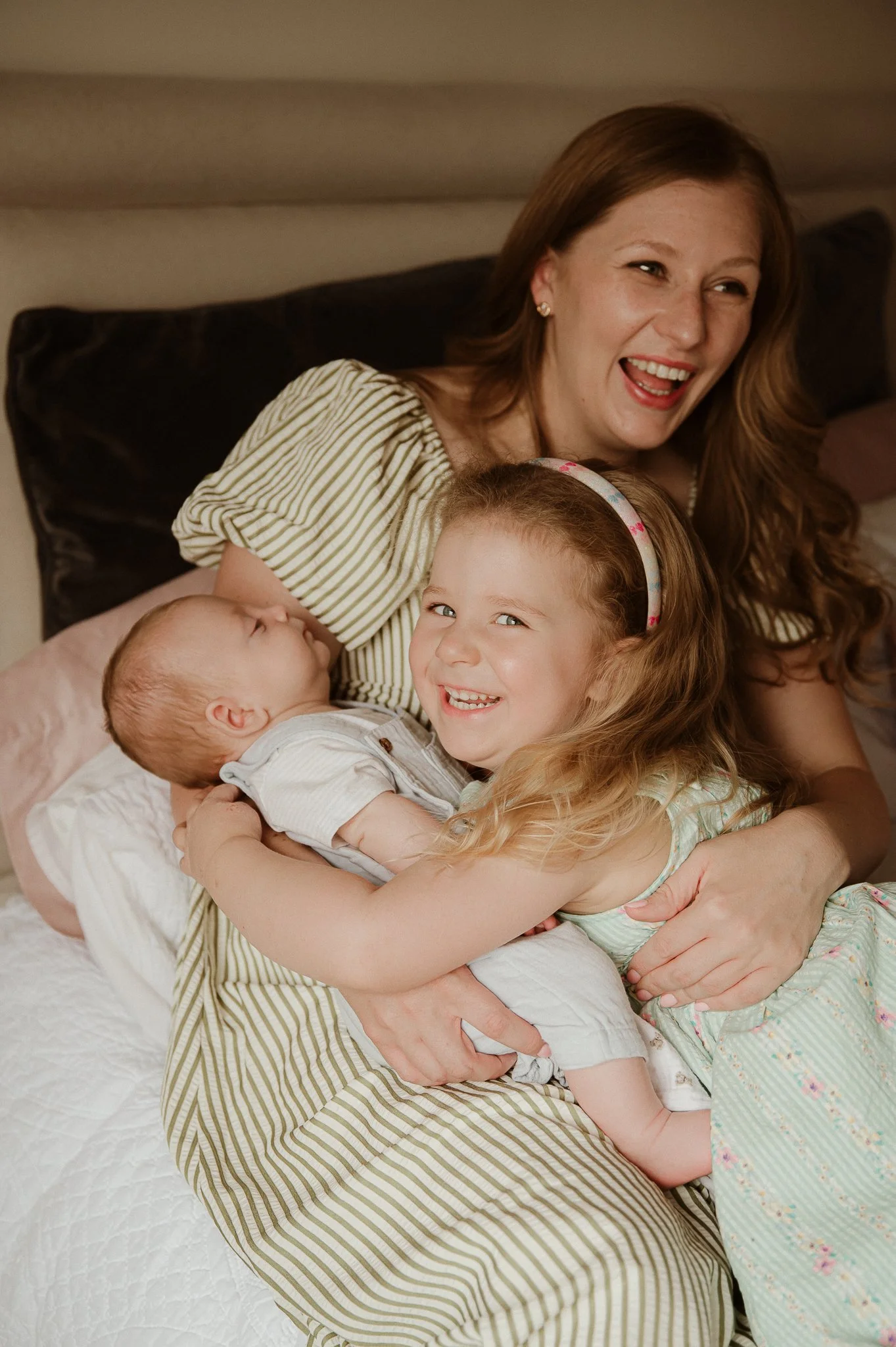 theUNTOLDphoto worcestershire in-home newborn family photographer
