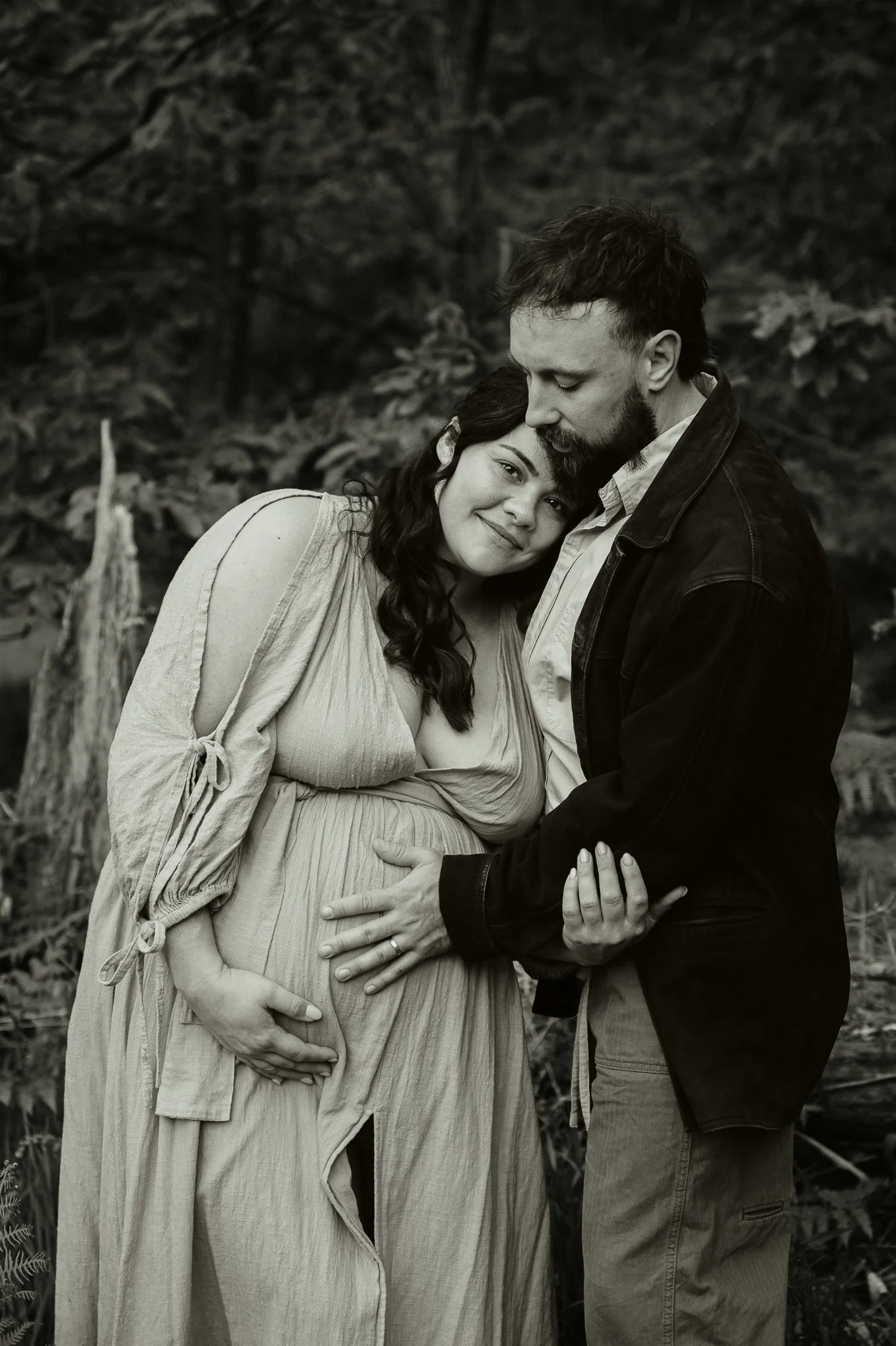 theUNTOLDphoto worcestershire outdoor lifestyle maternity photographer
