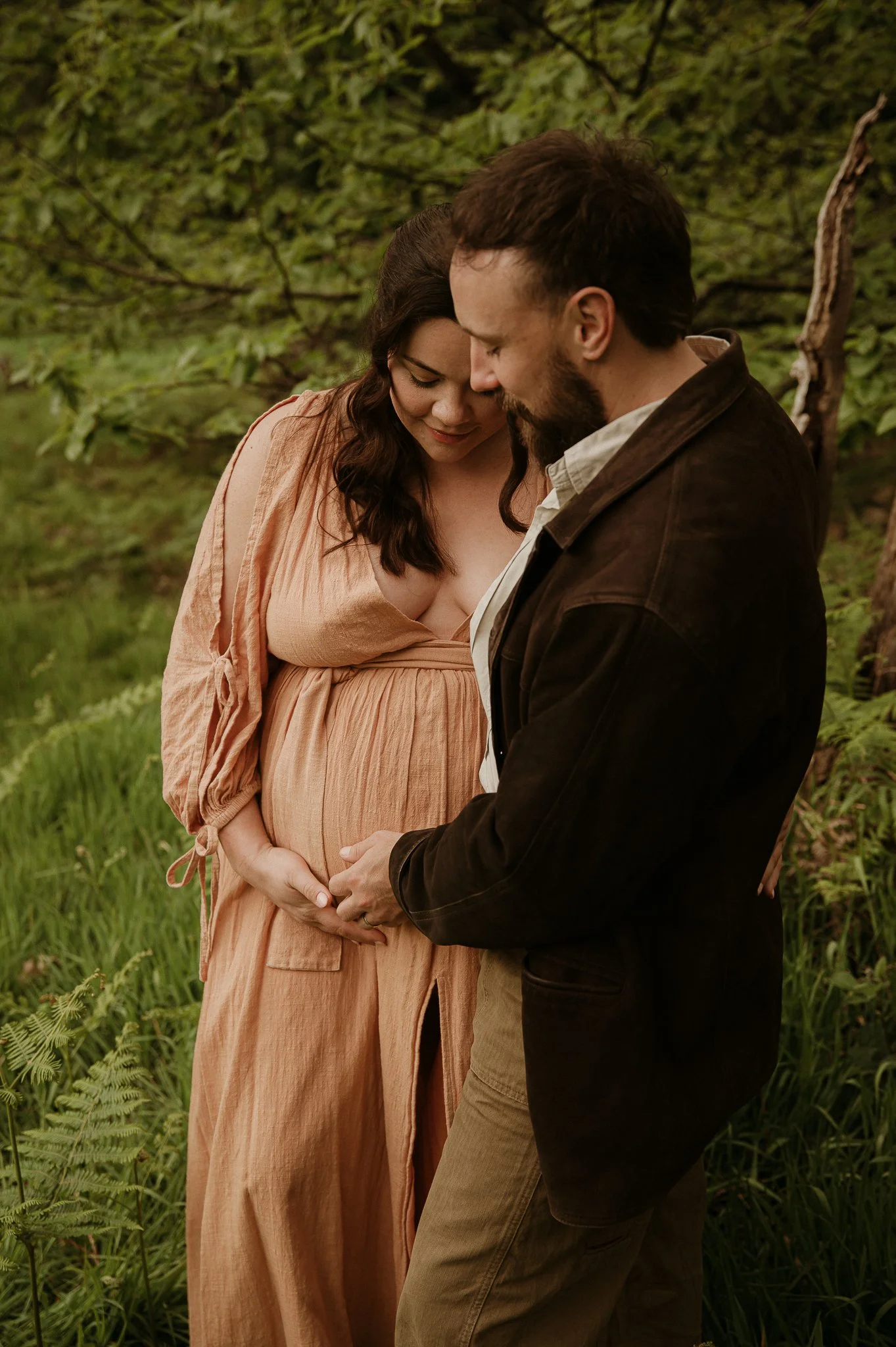 theUNTOLDphoto worcestershire outdoor lifestyle maternity photographer